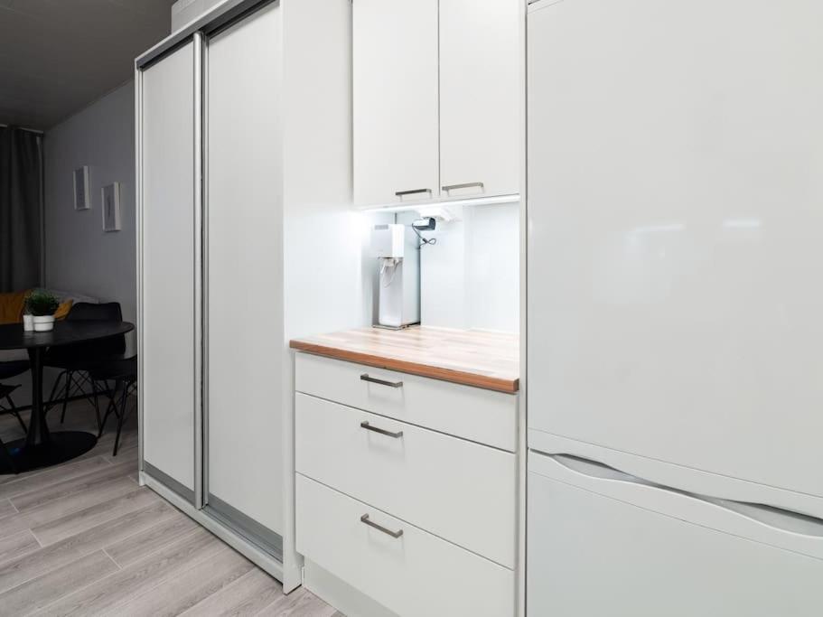 Cozy roomy studio flat next to tram stop @ Kallio