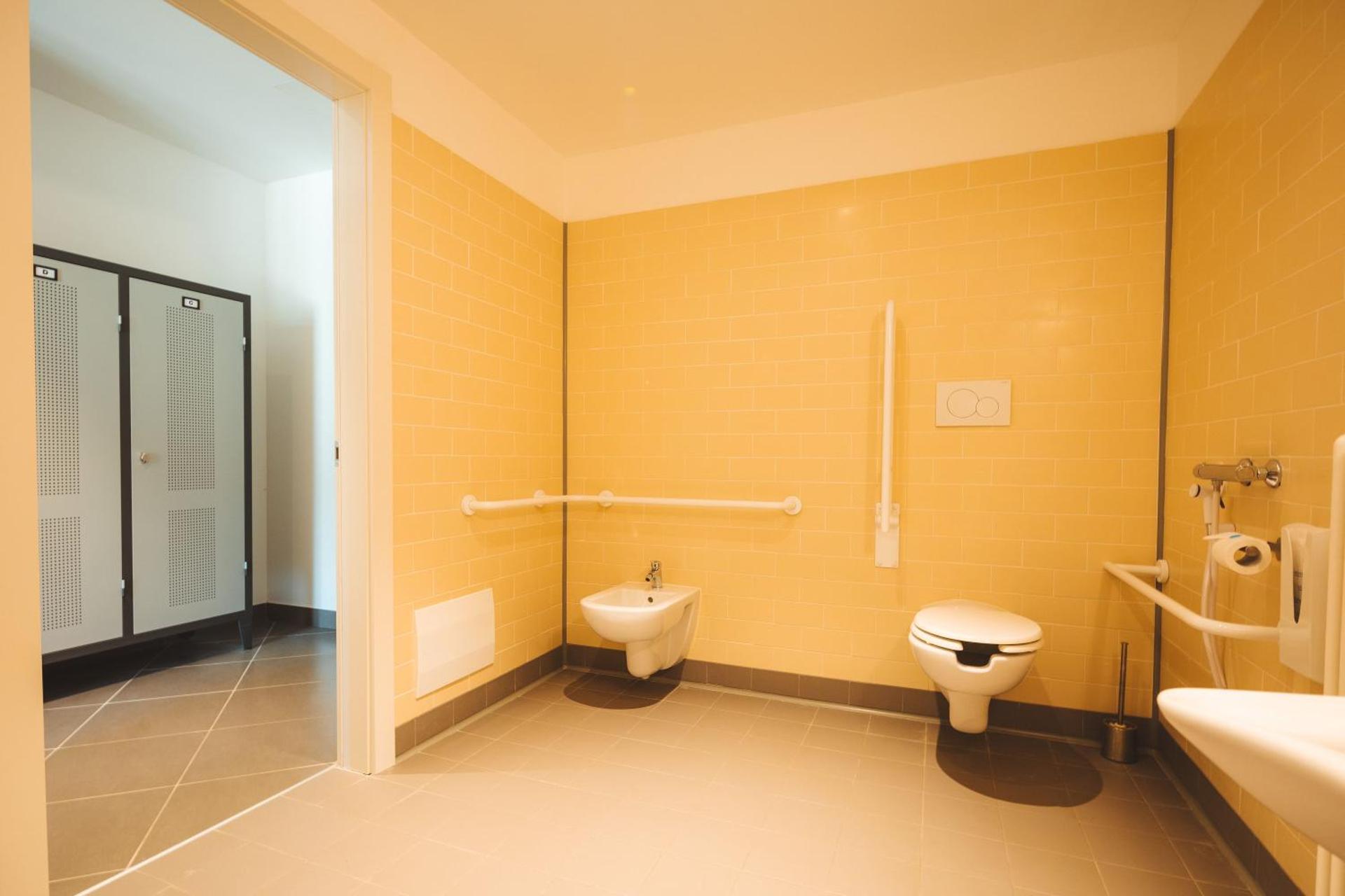 Bed in 6-Bed Mixed Dormitory Room