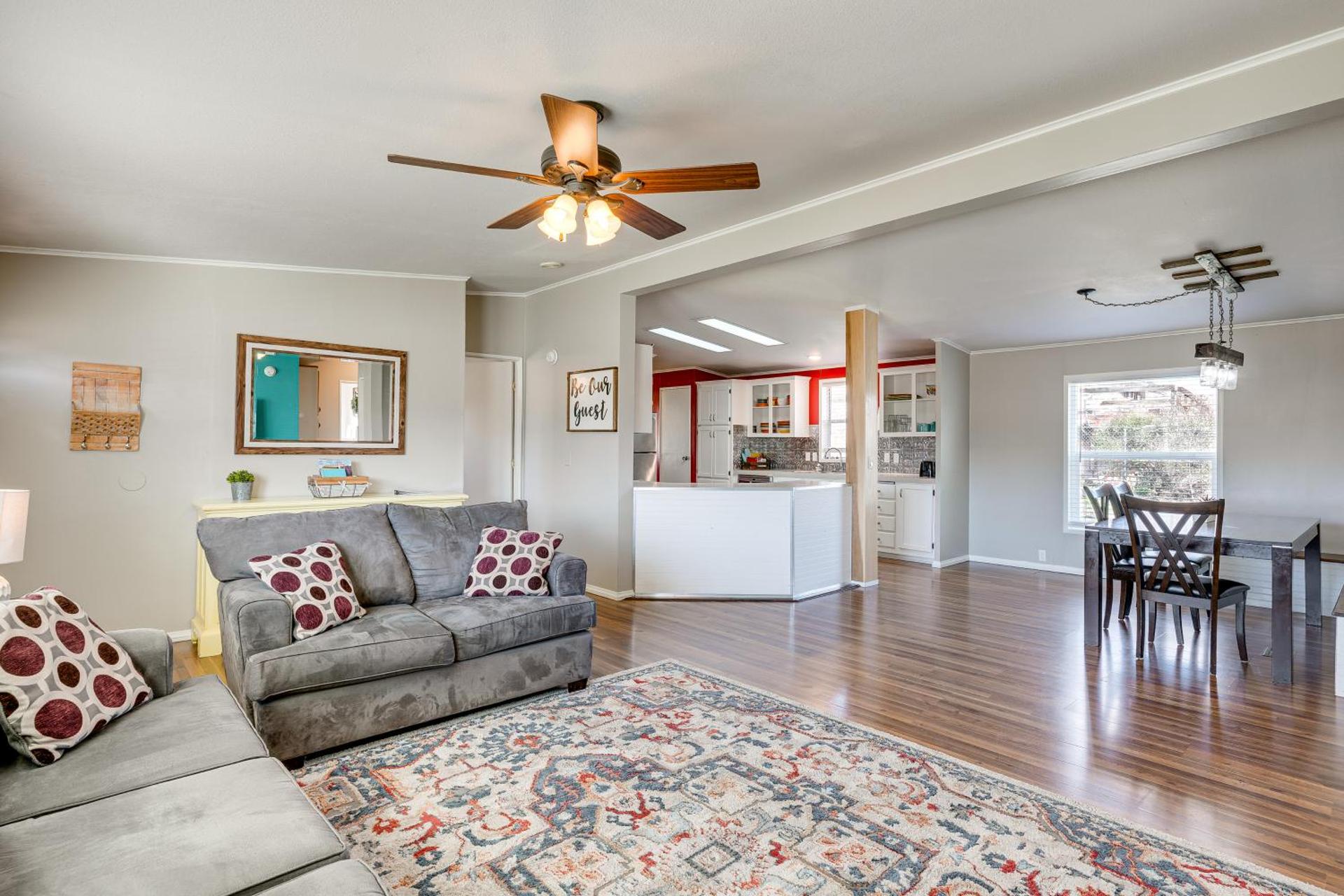 La Verkin Home with Yard, Covered Patio and Grill