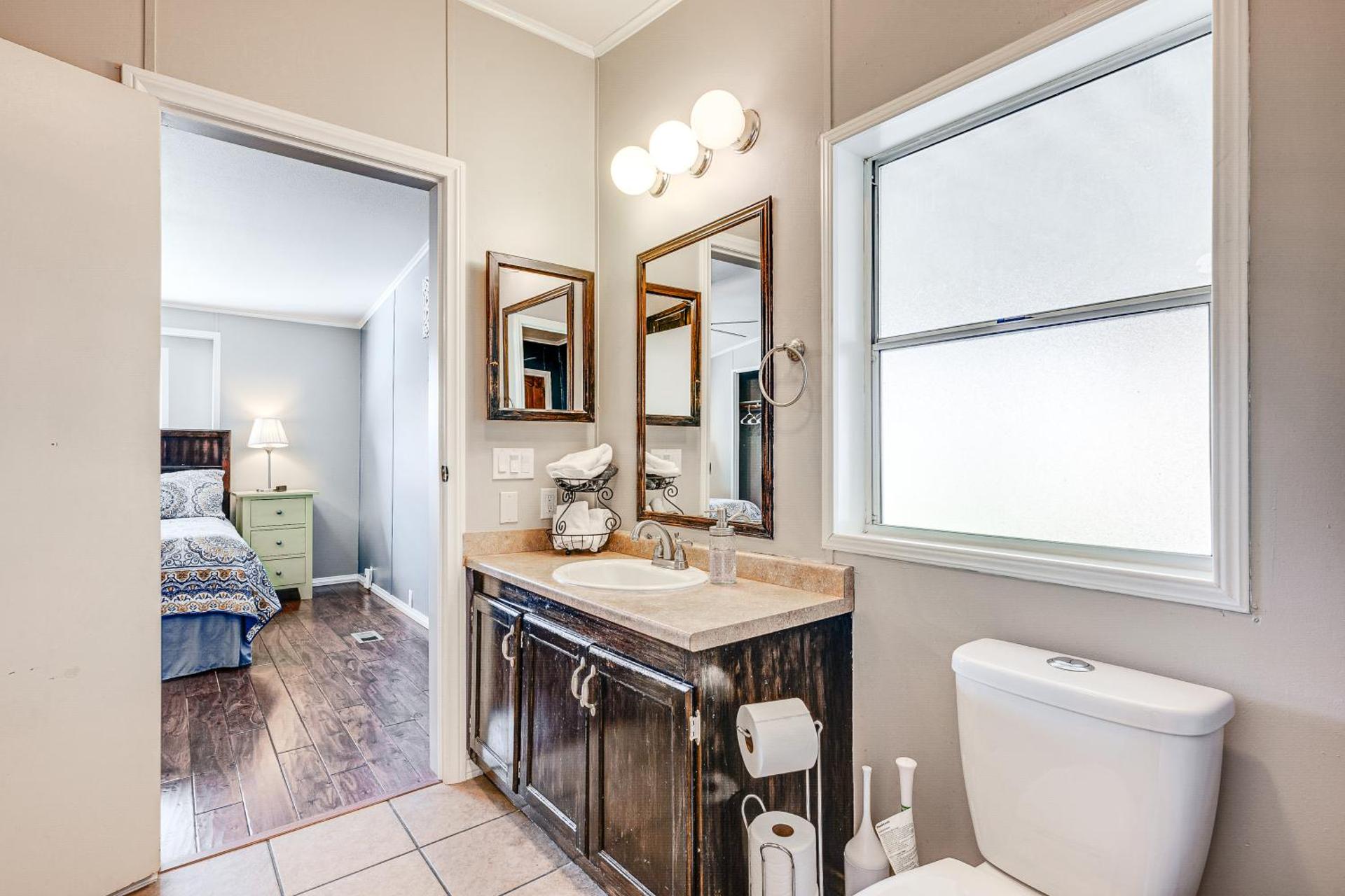 La Verkin Home with Yard, Covered Patio and Grill