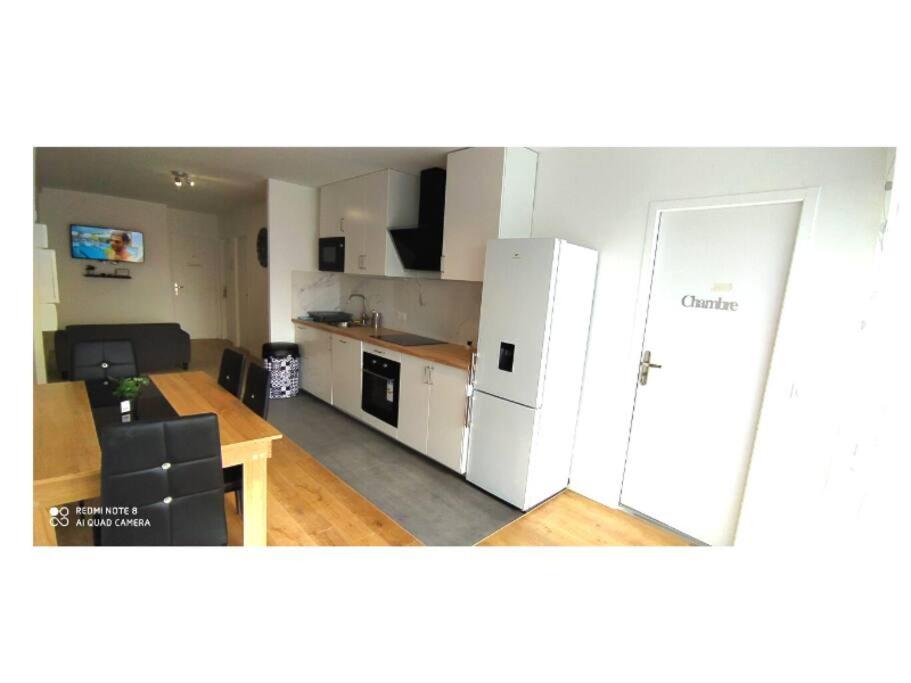 Parisian Cosy flat with Balcony