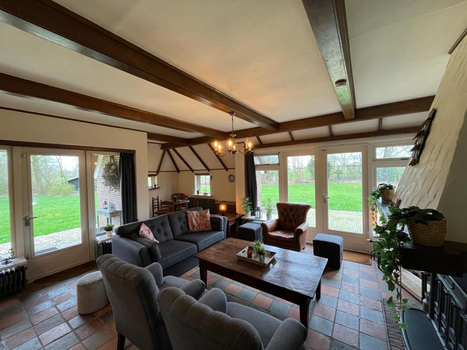 Unieke Twentse boerderij - 4 bedrooms & huge private garden