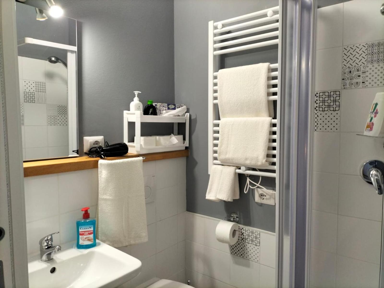 Twin Room with Private Bathroom