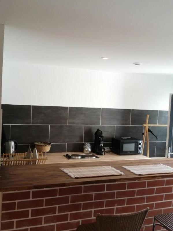 Maison Natis à 400 metres à pieds de l'aéroport