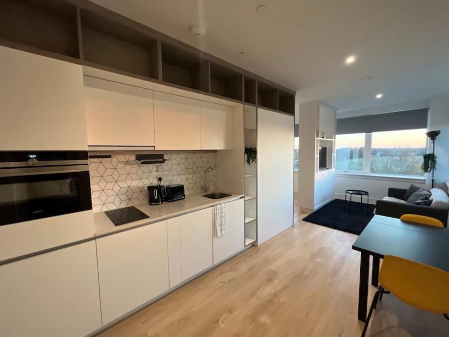 Voyager Haus Apartments, EV Charging Stations, London Heathrow Airport, LHR, Terminal 4, RE-Energise & GO