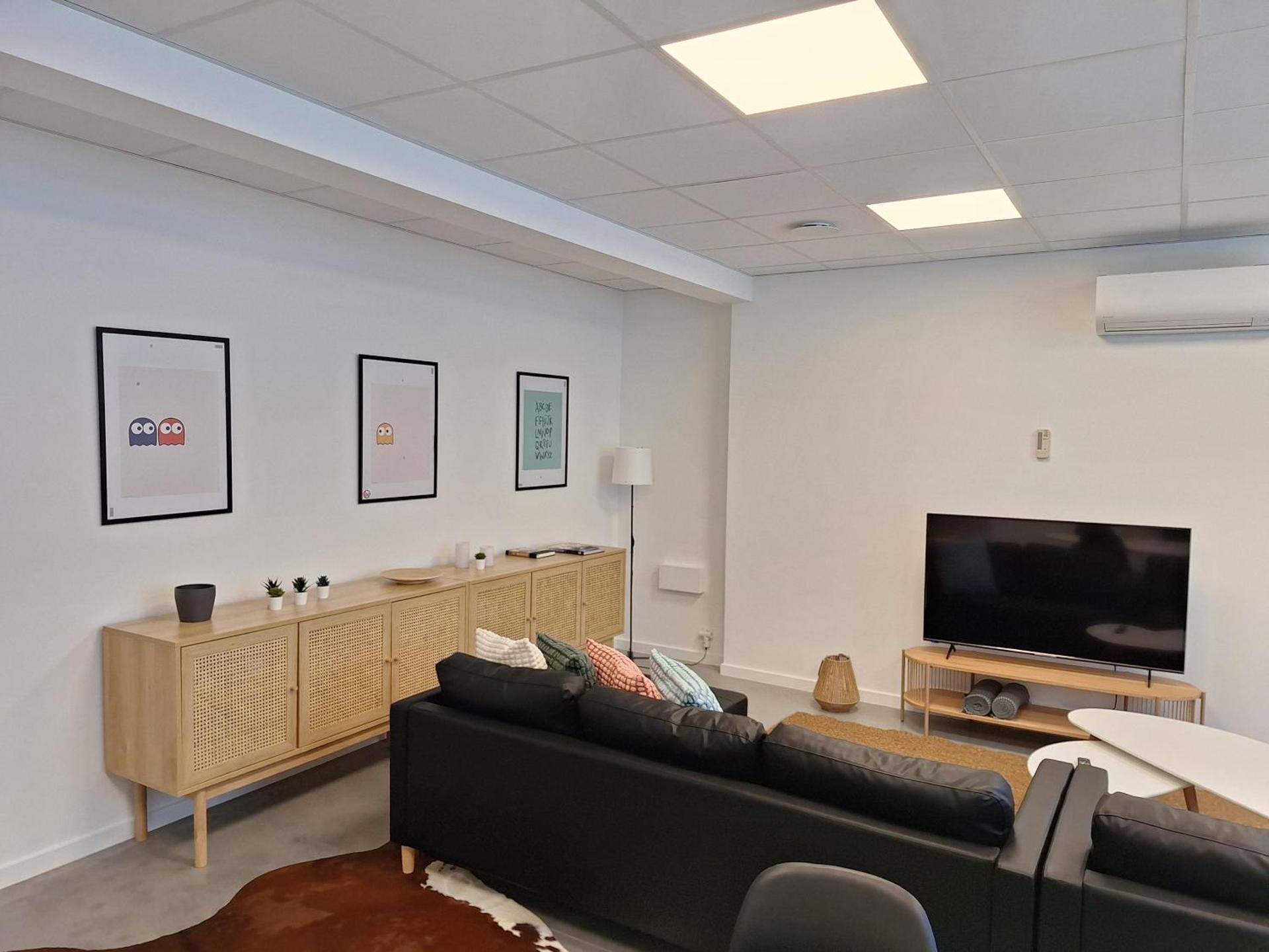 Communal lounge/ TV room