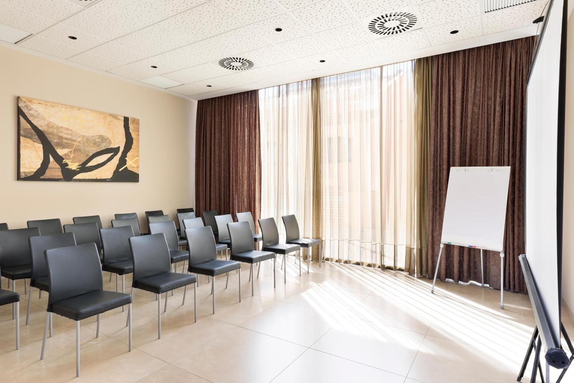 Meeting/conference room