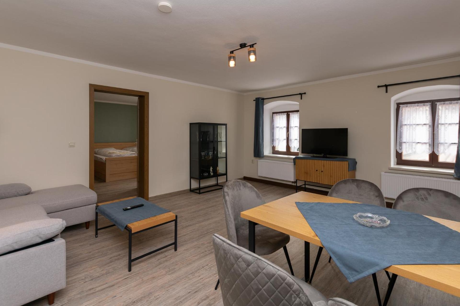 Communal lounge/ TV room