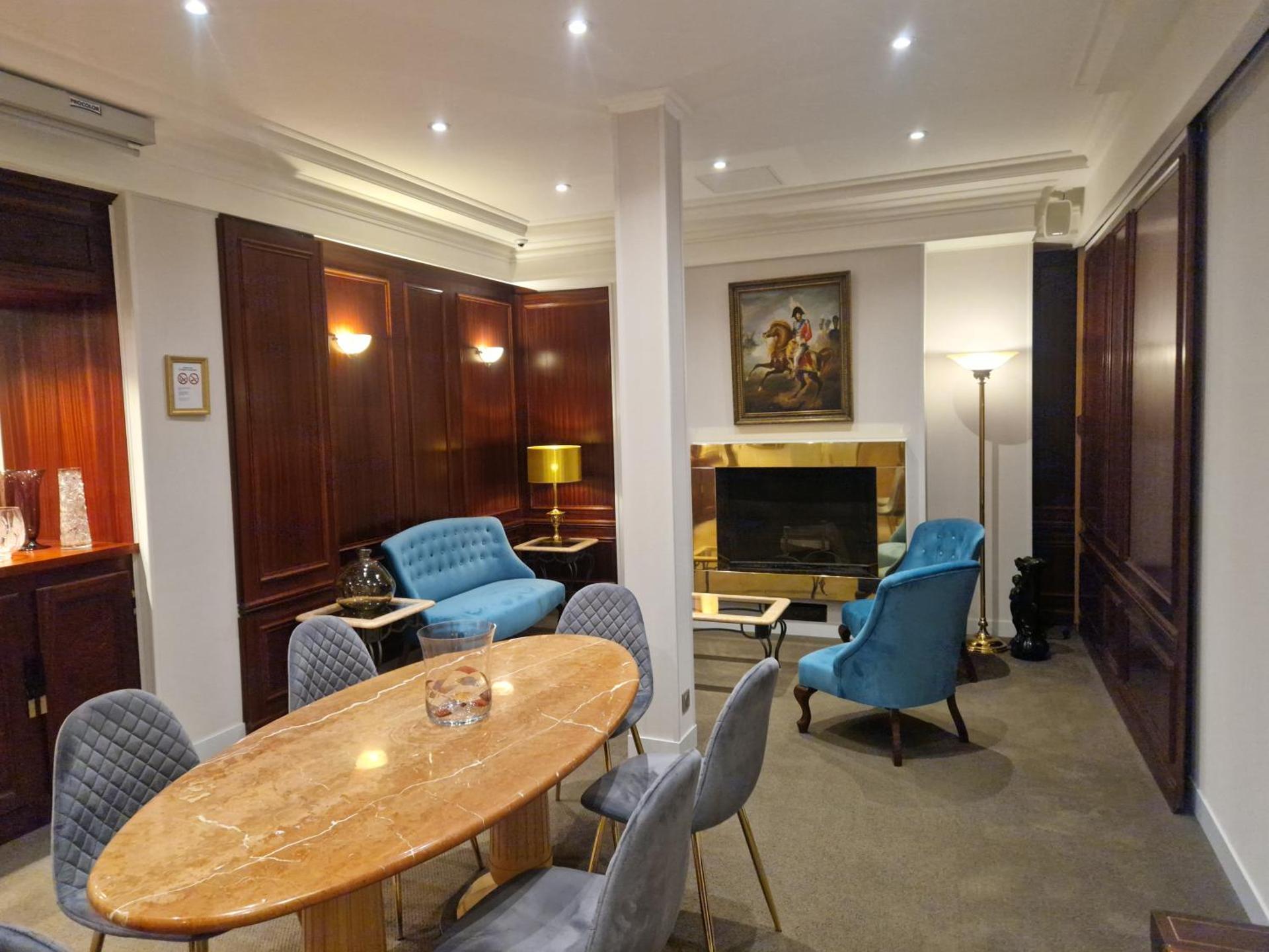 Meeting/conference room