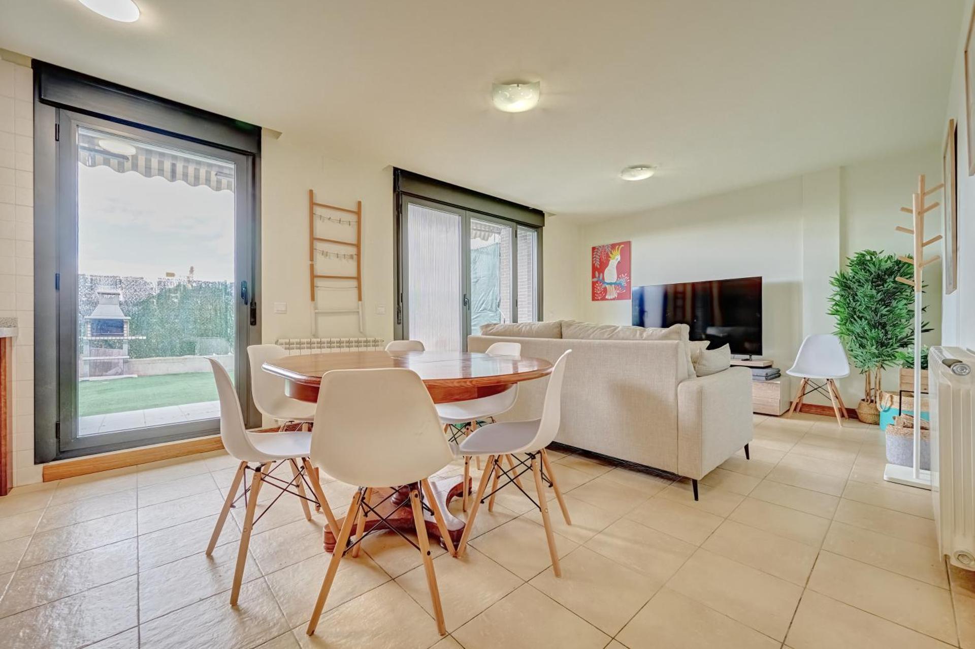 Communal lounge/ TV room