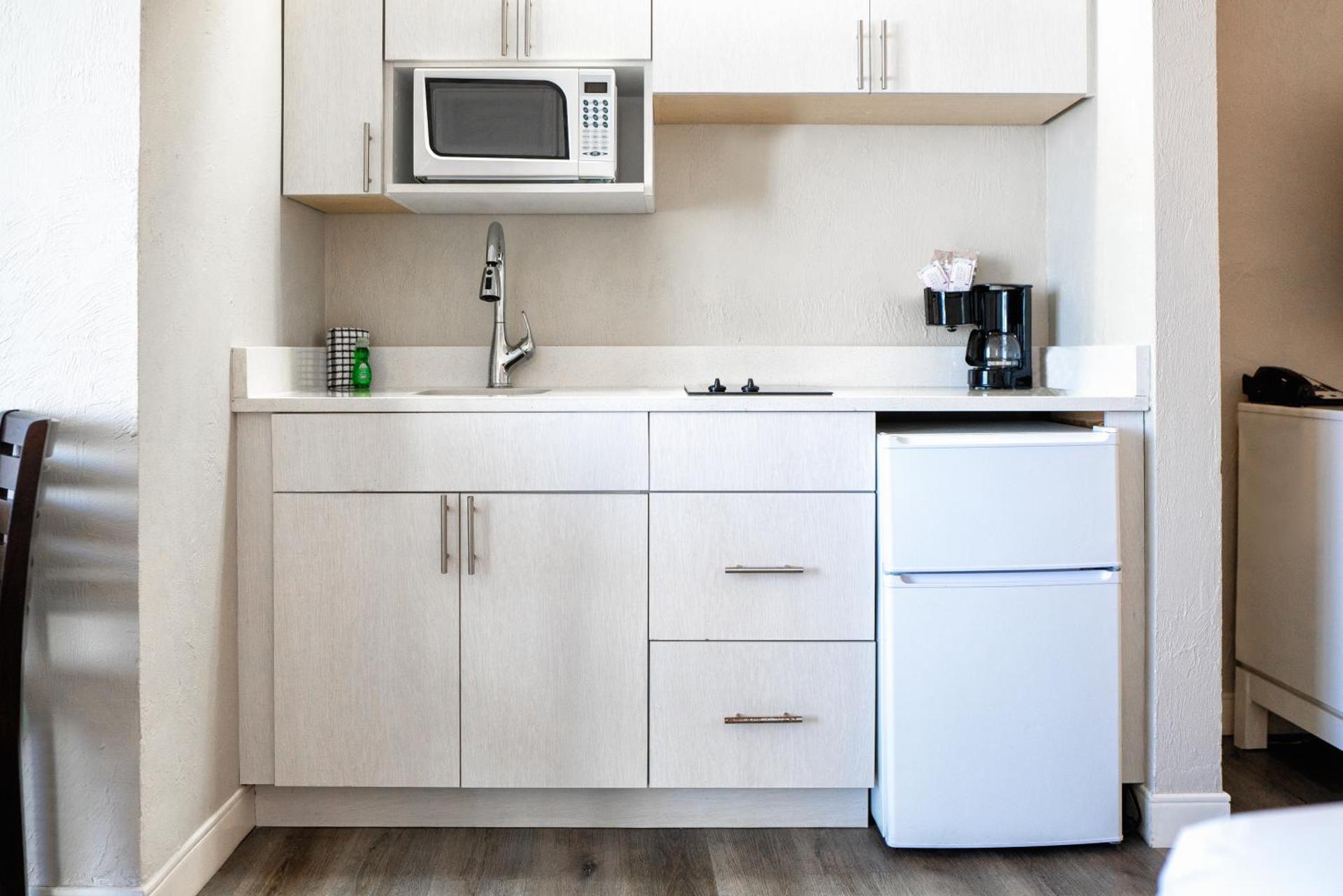 Oceanfront Kitchenette Room - One King Bed and One Sofabed