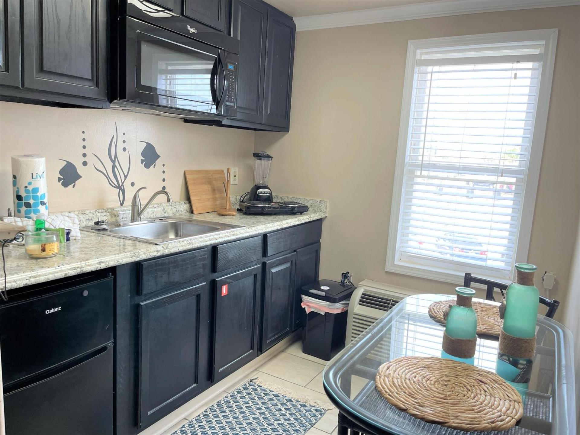 Suite Retreat @ Beachview 226