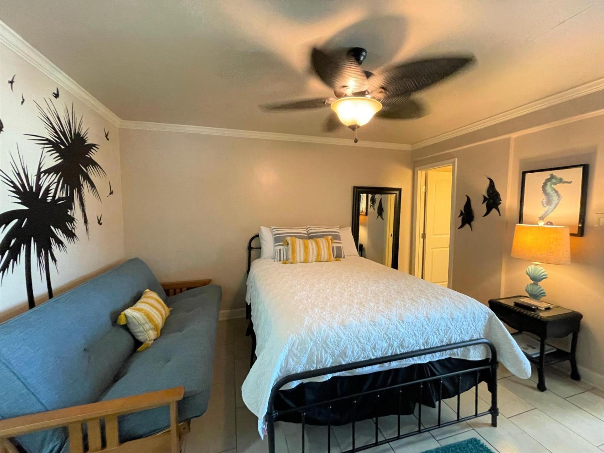 Suite Retreat @ Beachview 226