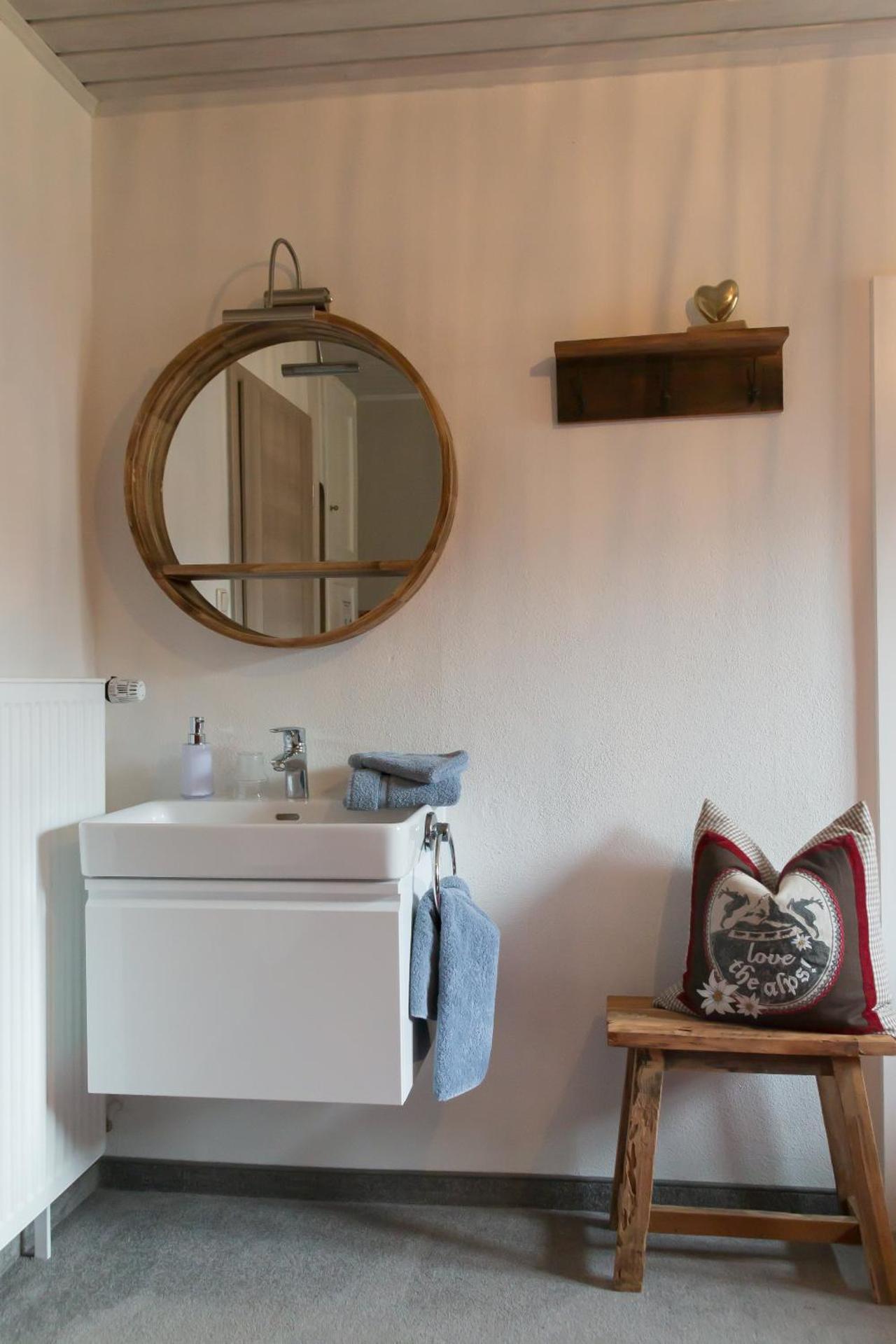 Single Room with Shared Toilet