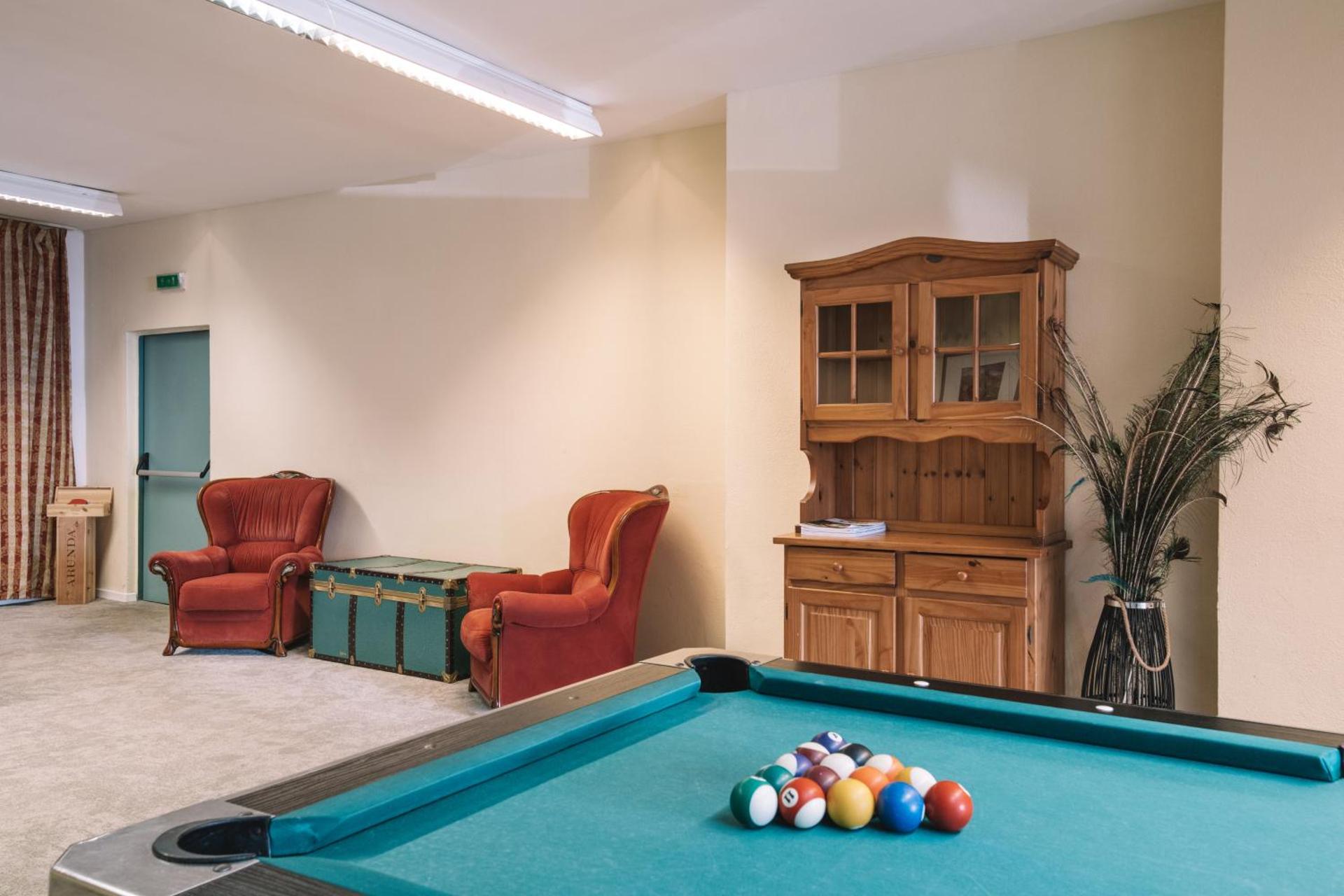 Communal lounge/ TV room