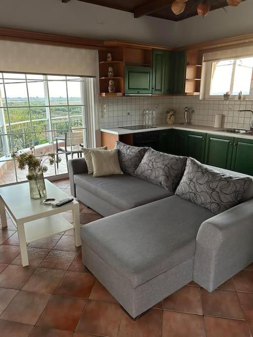 Ήσυχο δυάρι με καταπληκτικό αίθριο !