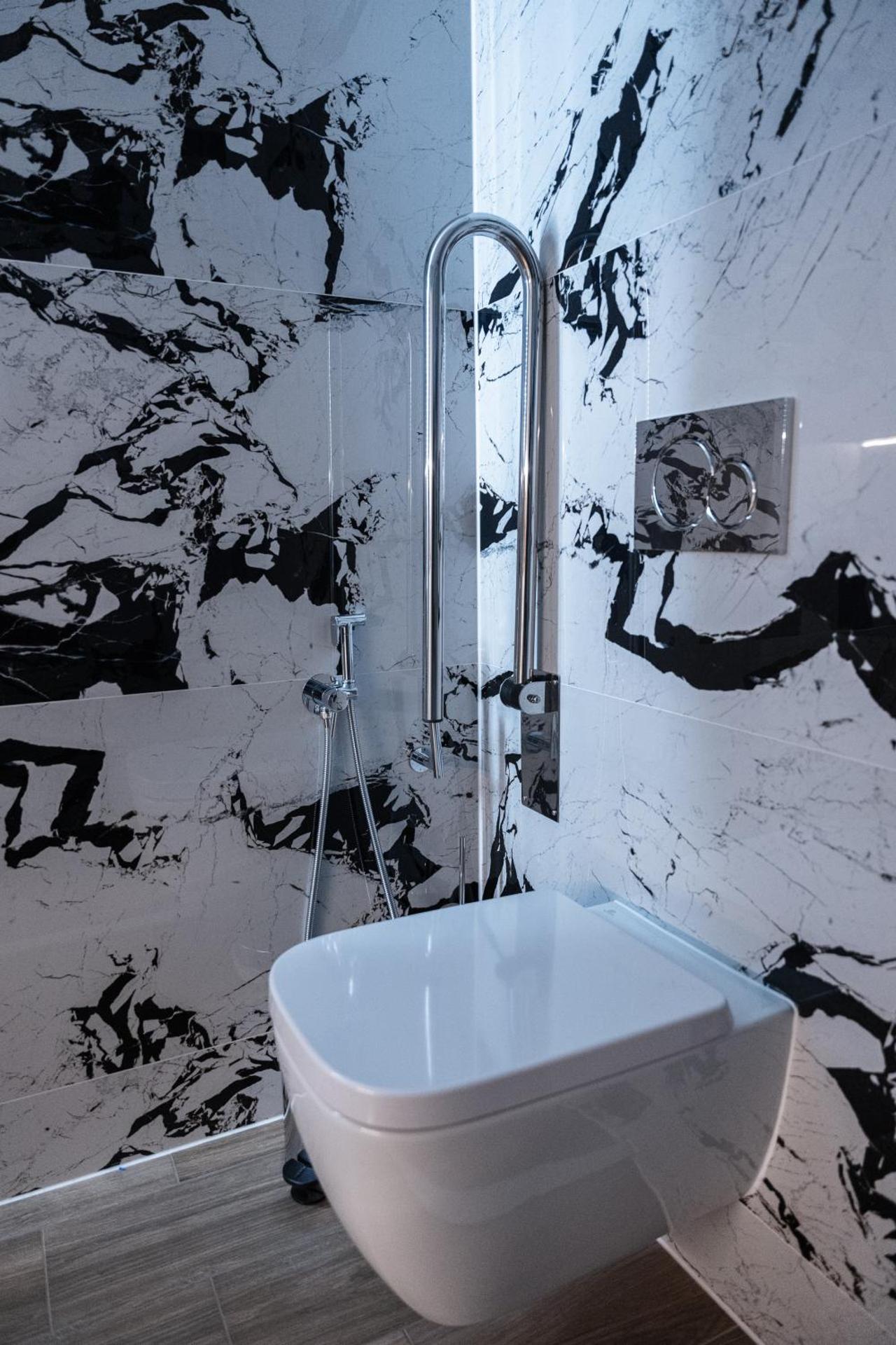 Queen Room - Disability Access