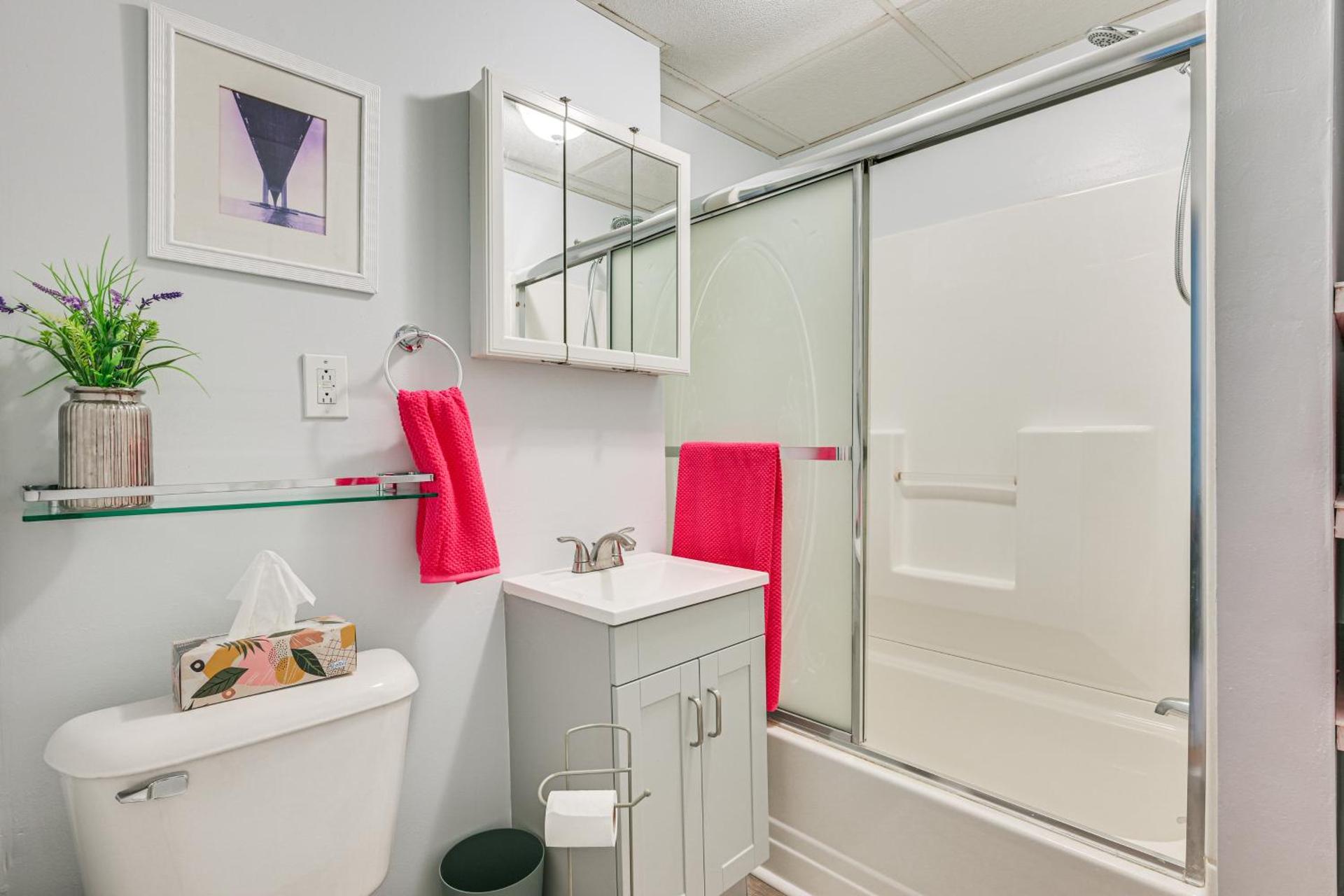 Medford Apartment Rental, 5 Mi to Downtown Boston