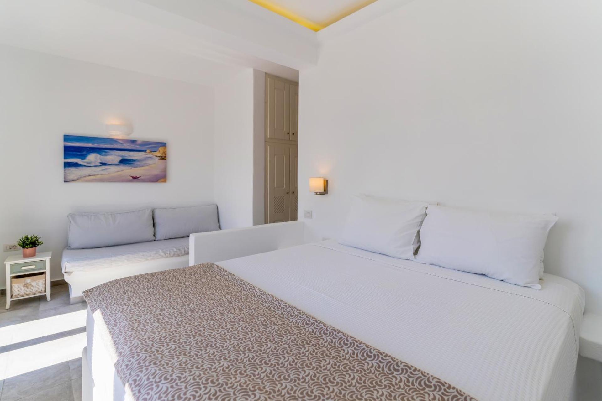 Enalion White Suites Oia