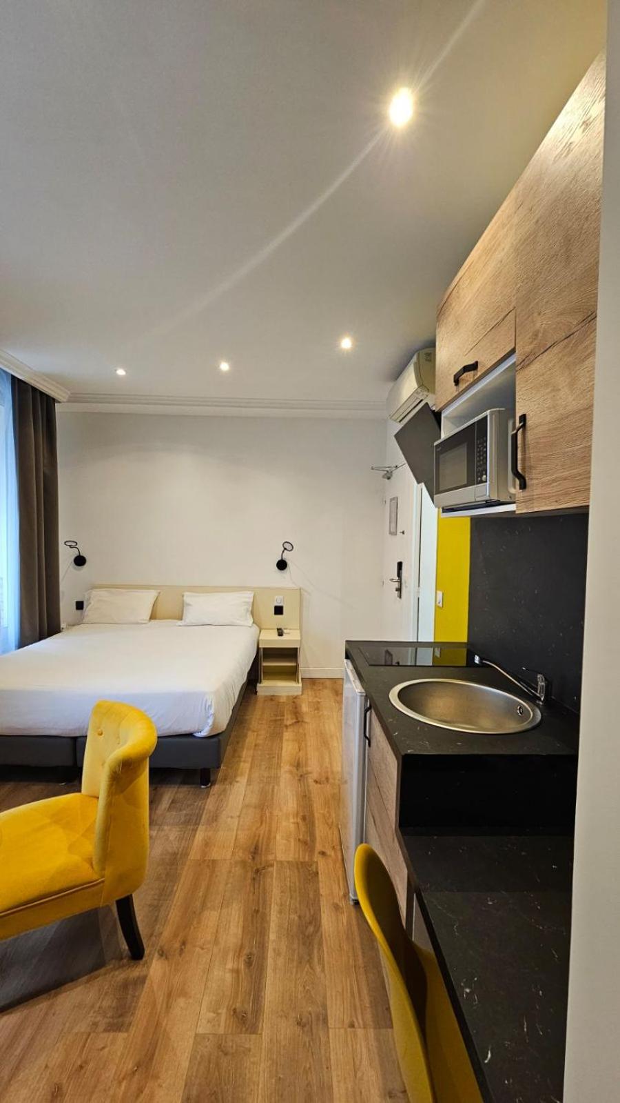 Hotel PARIS GAMBETTA- PANAMHOTEL-PERE LACHAISE