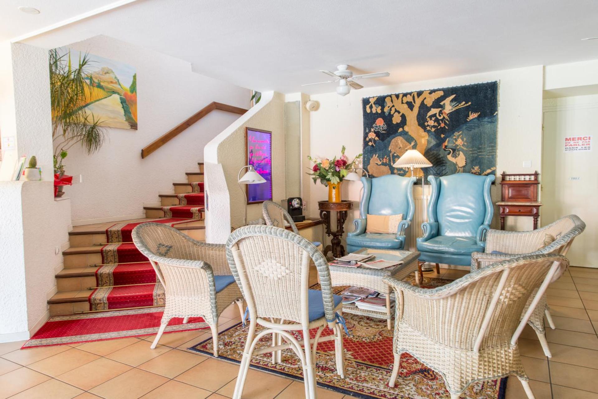 Communal lounge/ TV room