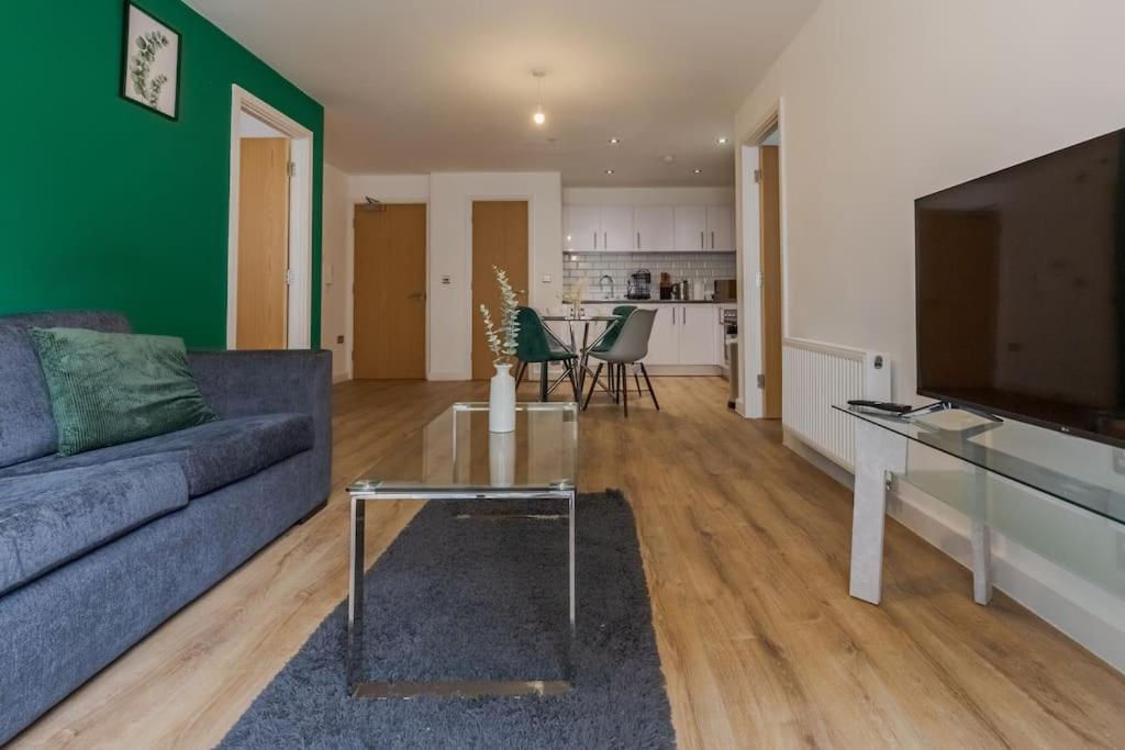 Communal lounge/ TV room