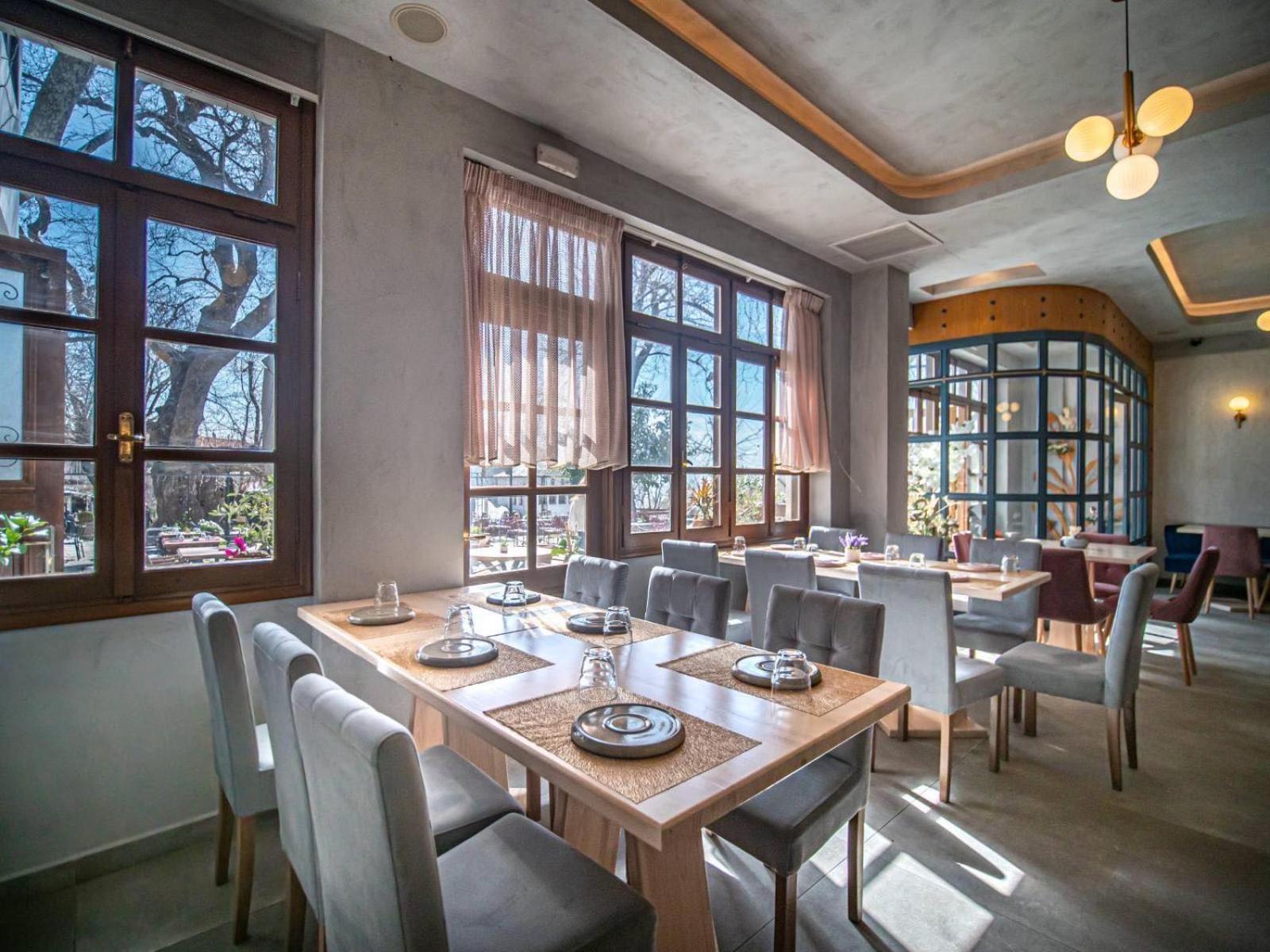 Restaurant/places to eat