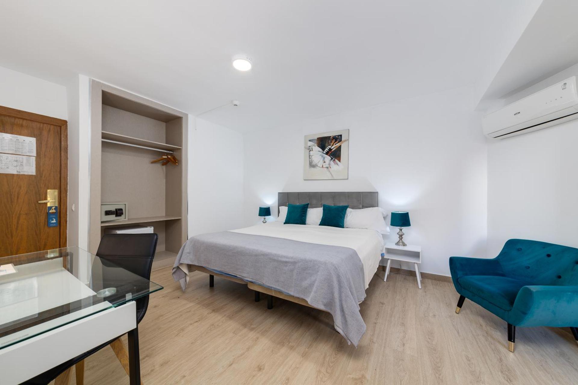 Photo of the whole room