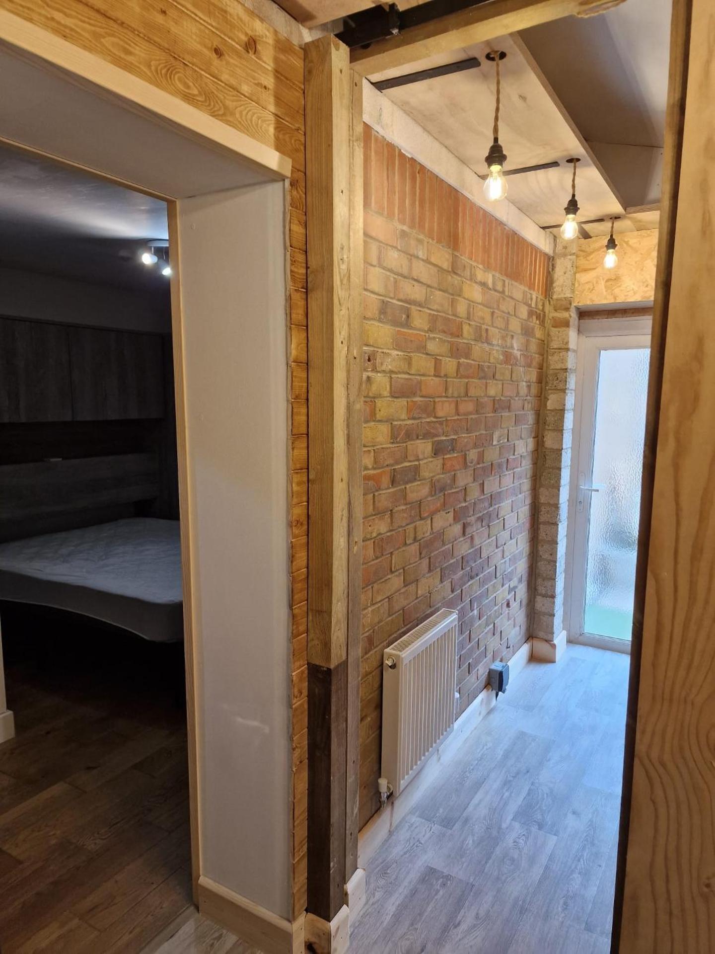 Two-Bedroom Cosy Country Lodge with Private Patio