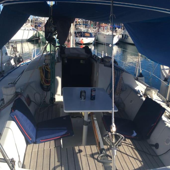 Nuitée à bord de Danilou un voilier de 9.50m