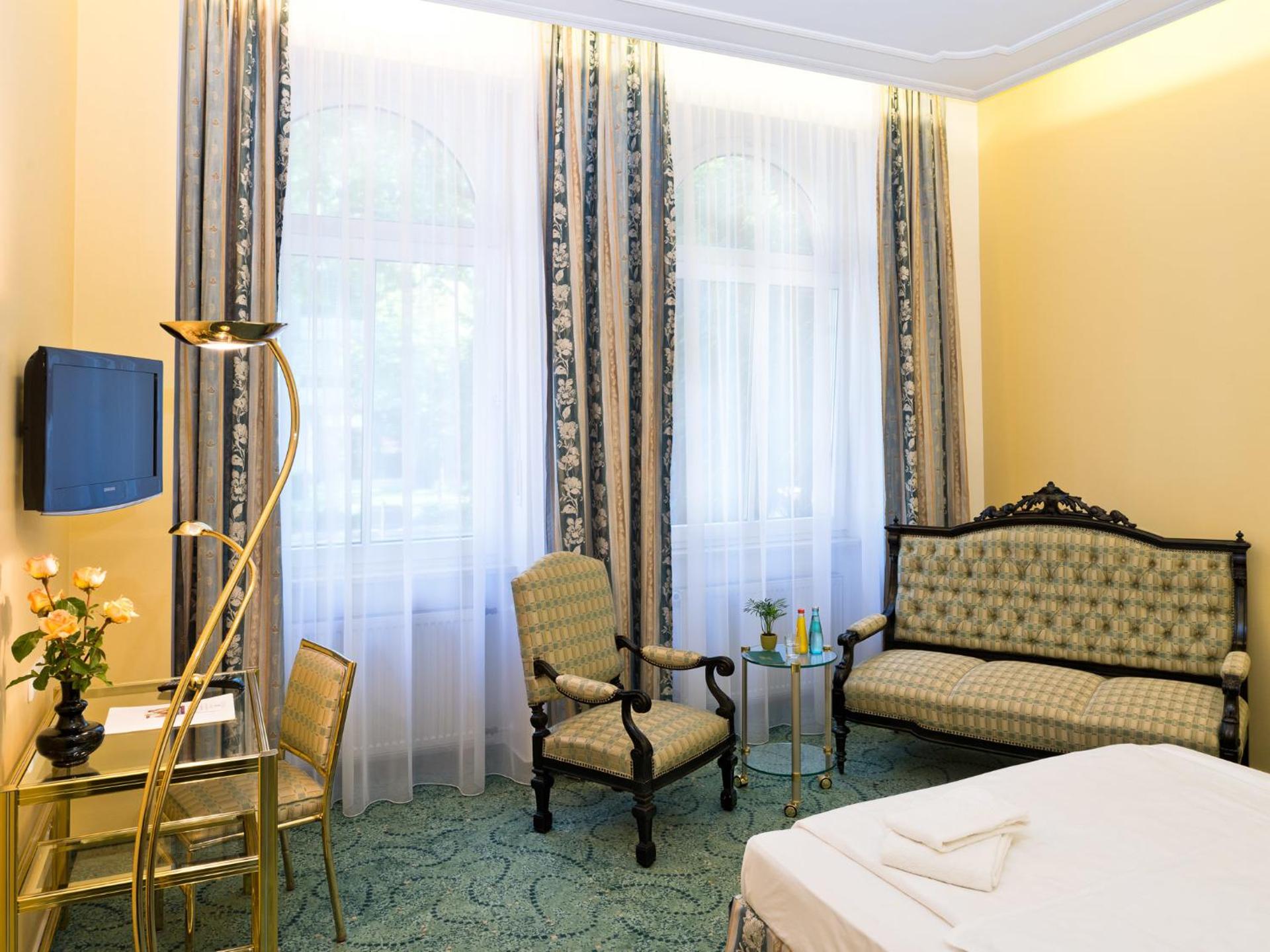 Photo of the whole room