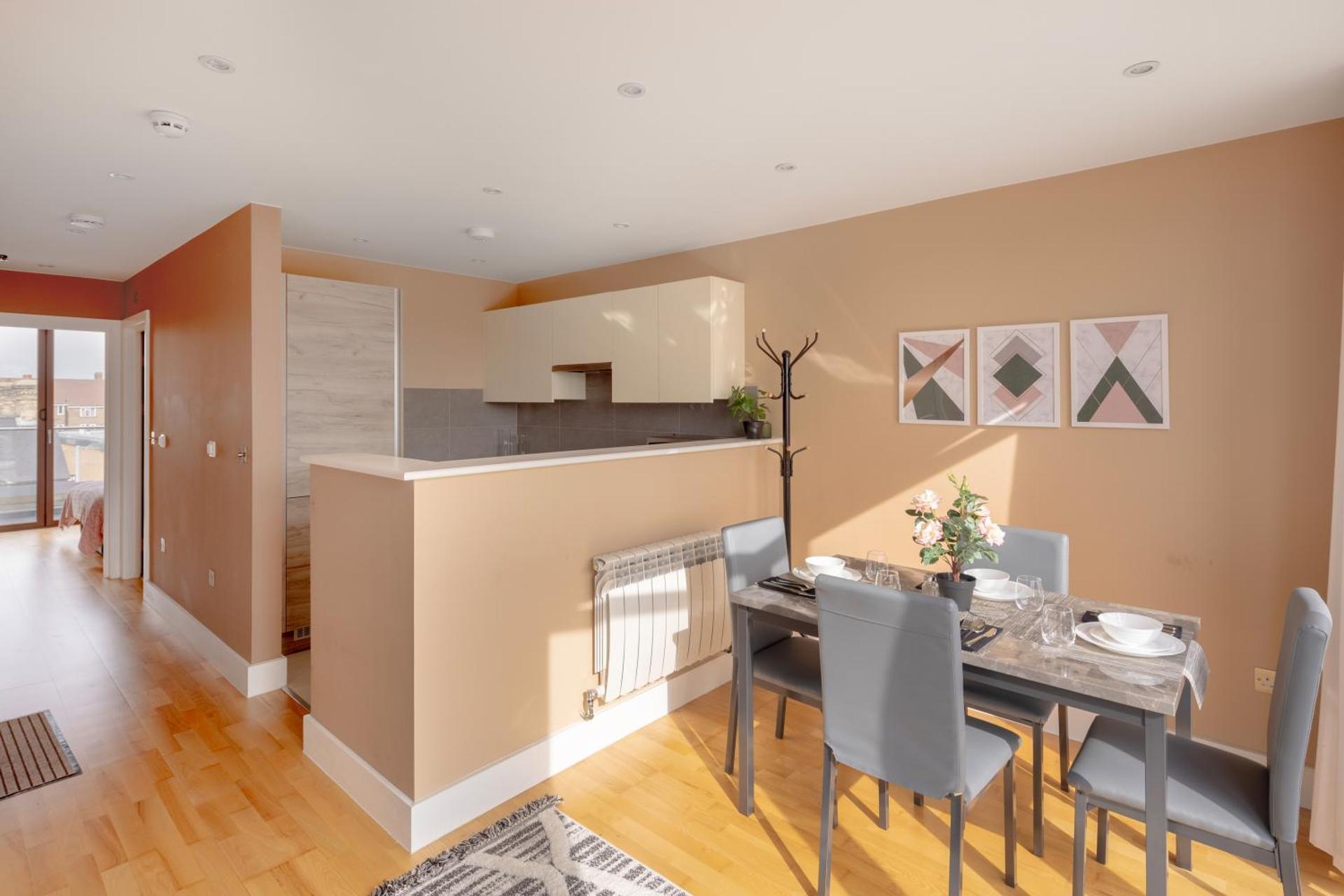 Charming One-Bedroom Retreat in Kingston KT2, London