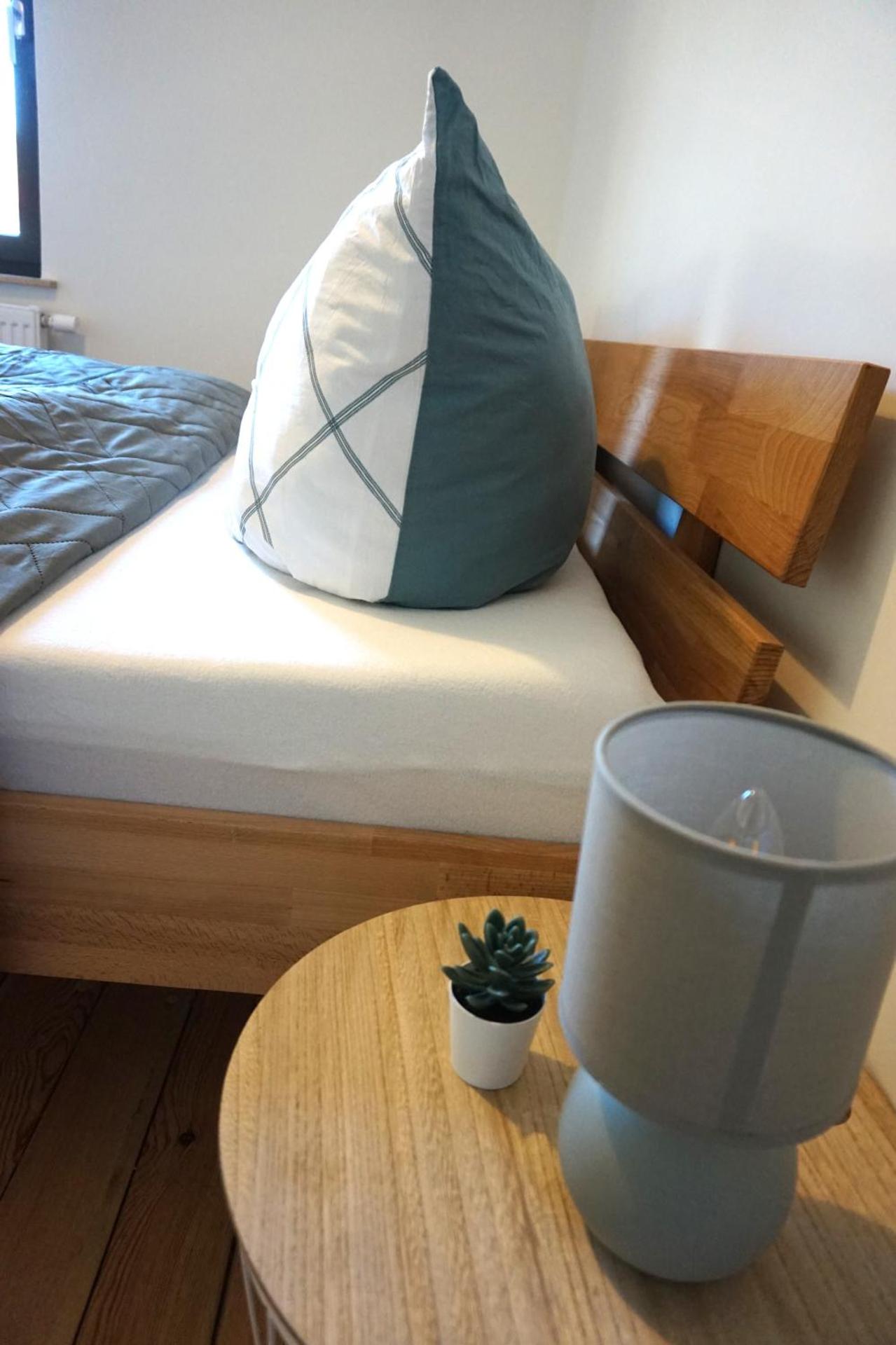 FeWo EG am Fluss mit Terrasse - eine grüne Oase