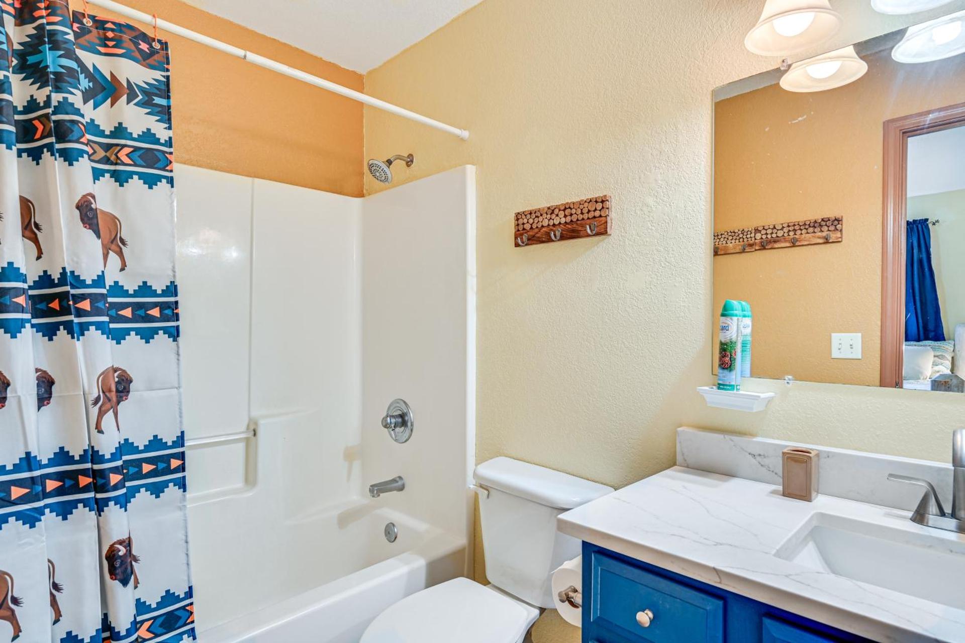 Downtown Williams Home Walk to Shops and Dining!