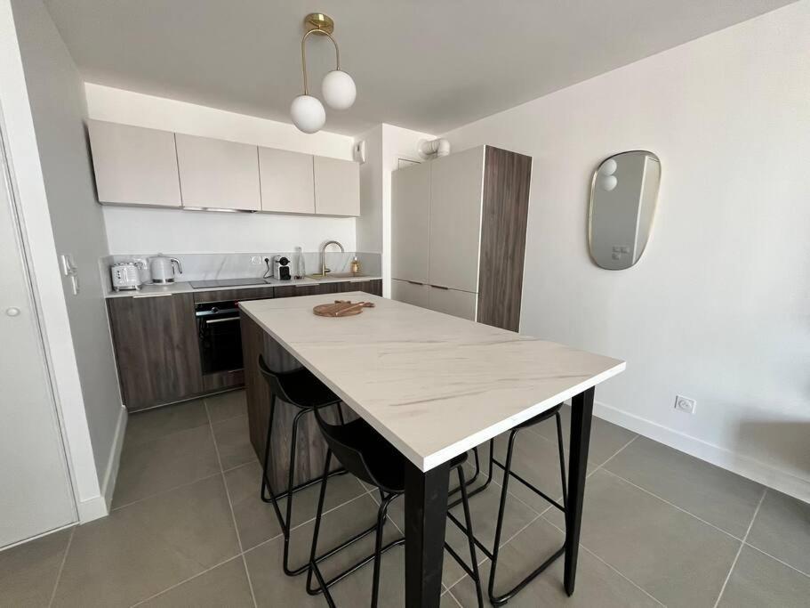 Pépite Suites - REFUGE EN VILLE - Appart Cosy avec Garage privé