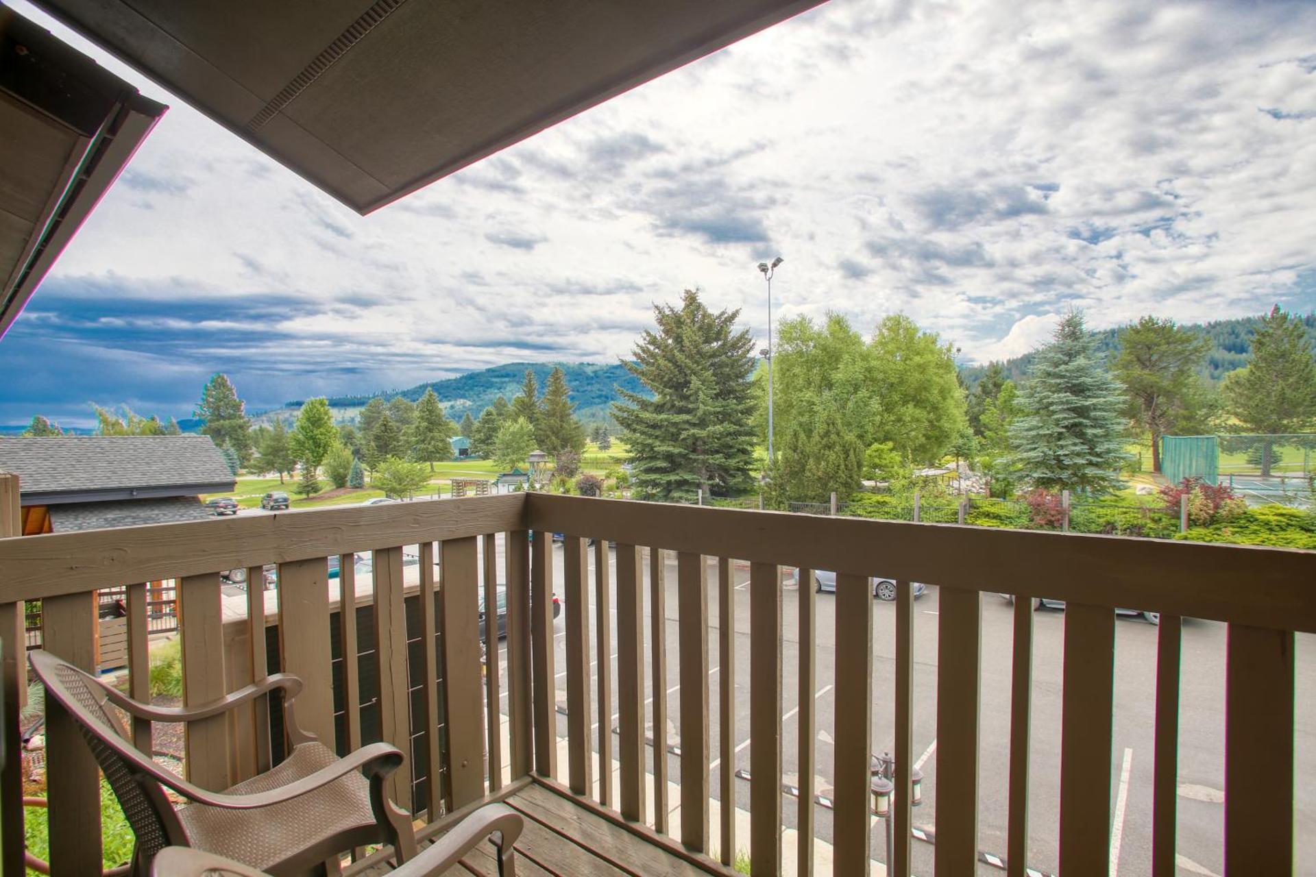 Queen Studio with Sofa Bed