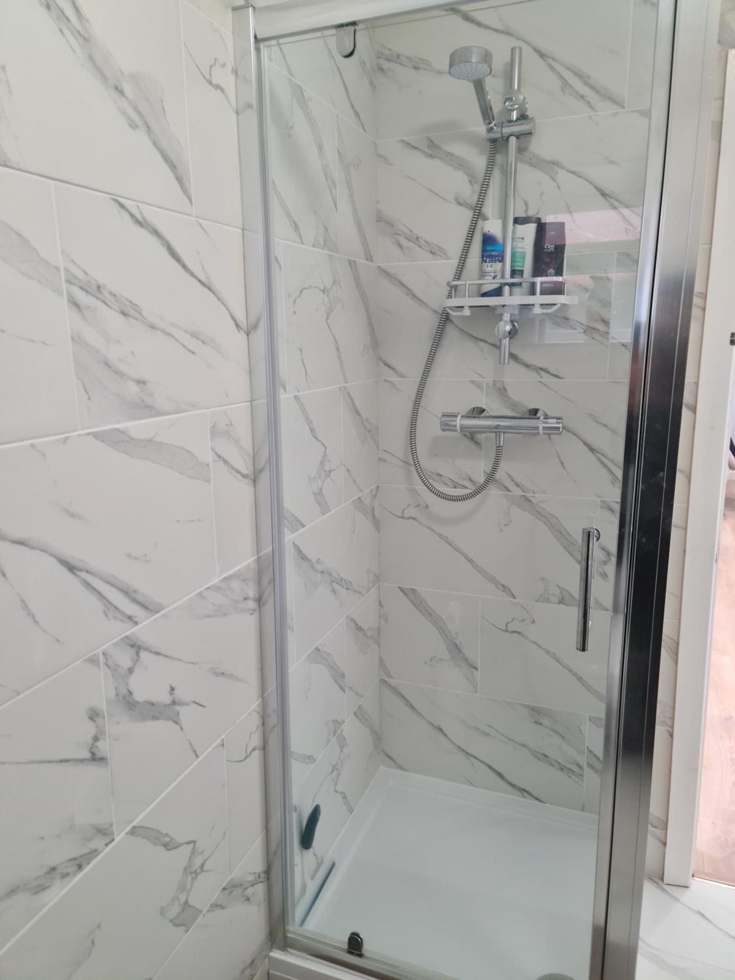 Detached Flat in Leeds, Free WIFI and parking, Pool table, 75 inch tv, Netflix