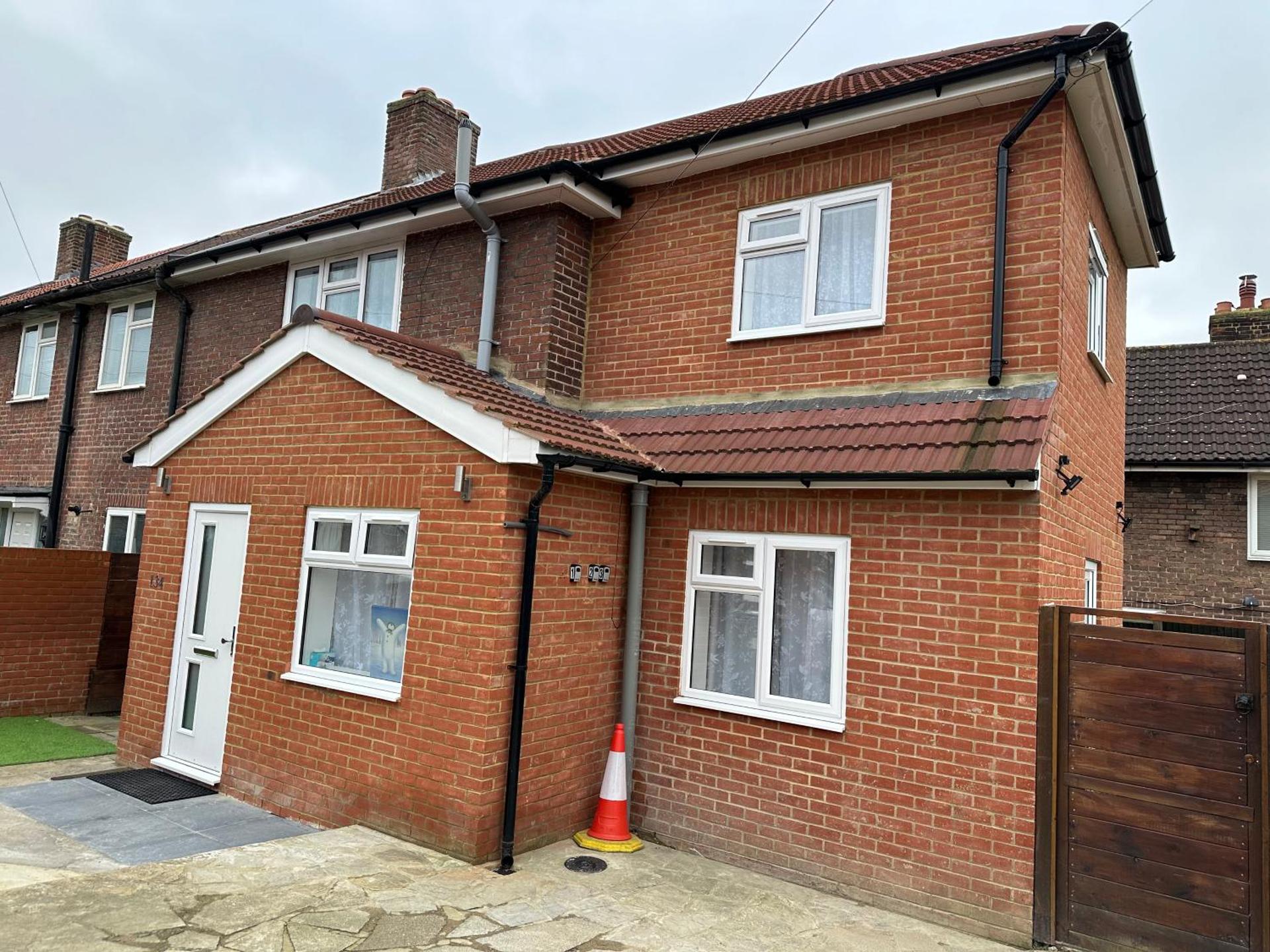 Cosy Smart/Small Double Room in Keedonwood Road Bromley