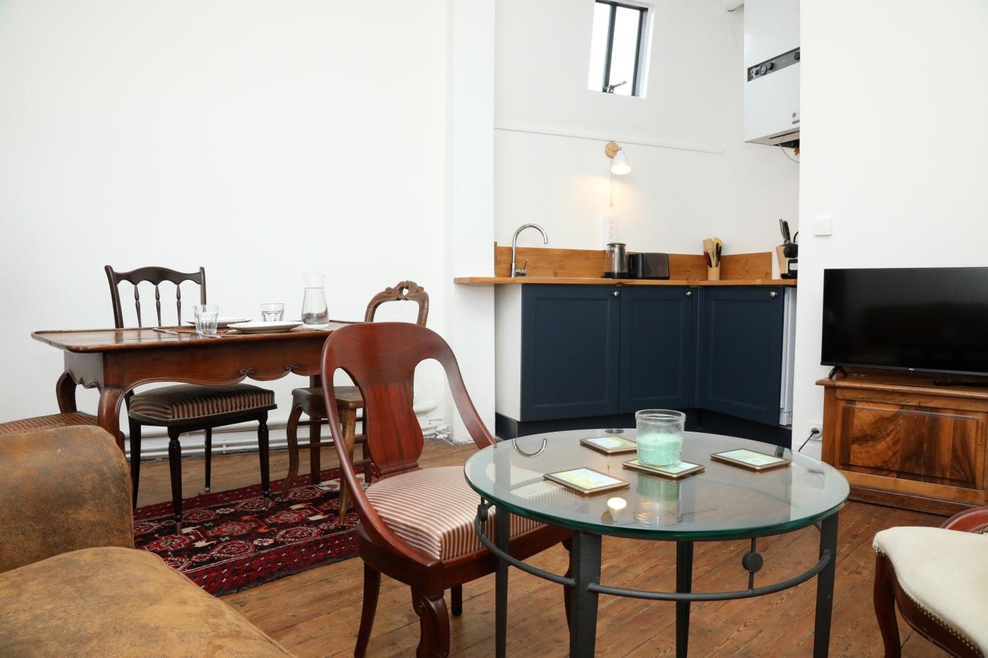 Communal lounge/ TV room