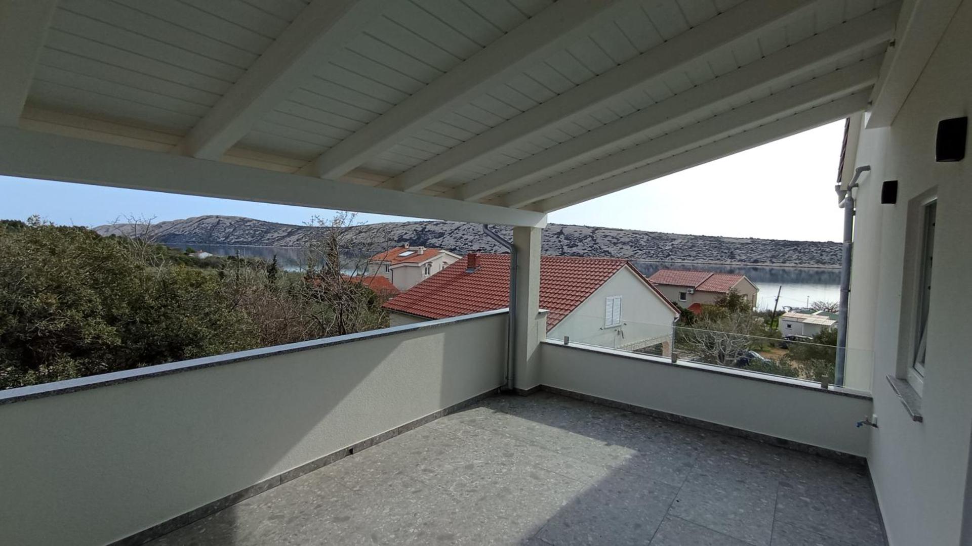 Apartments Puntica 2+1 person Rab