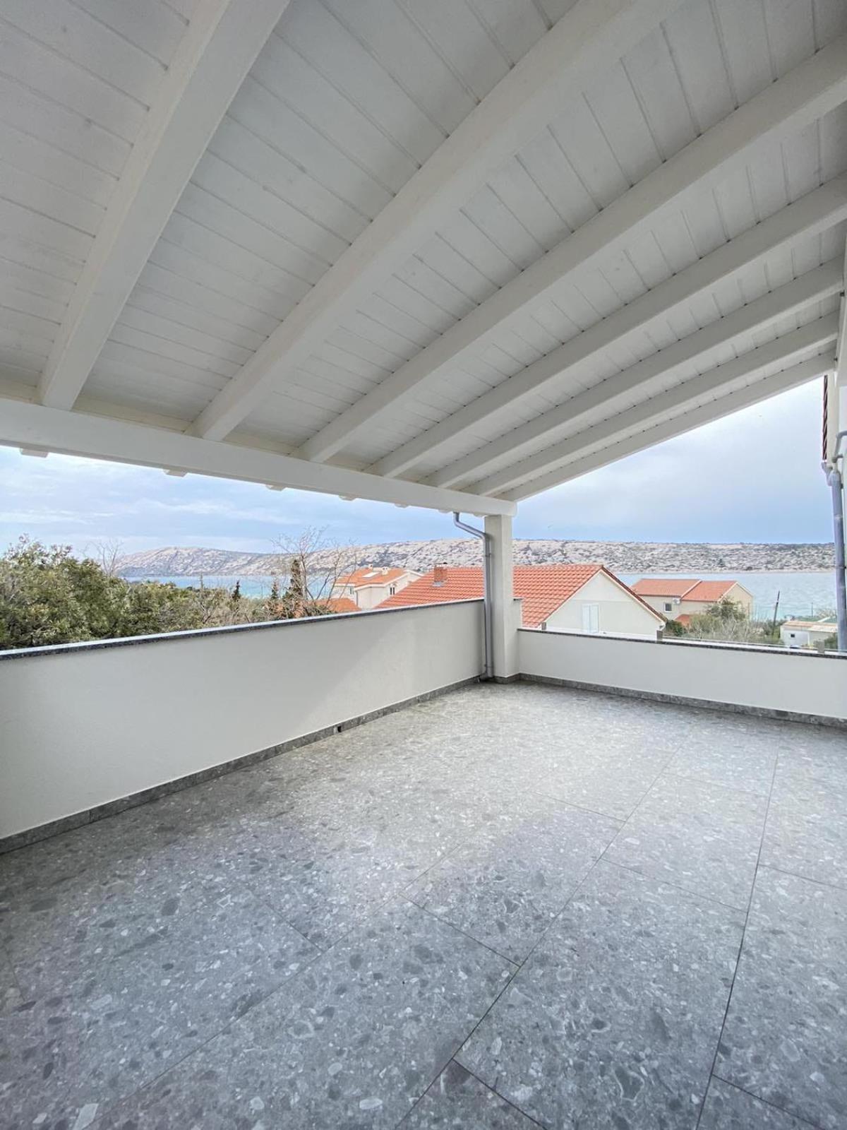 Apartments Puntica 2+1 person Rab