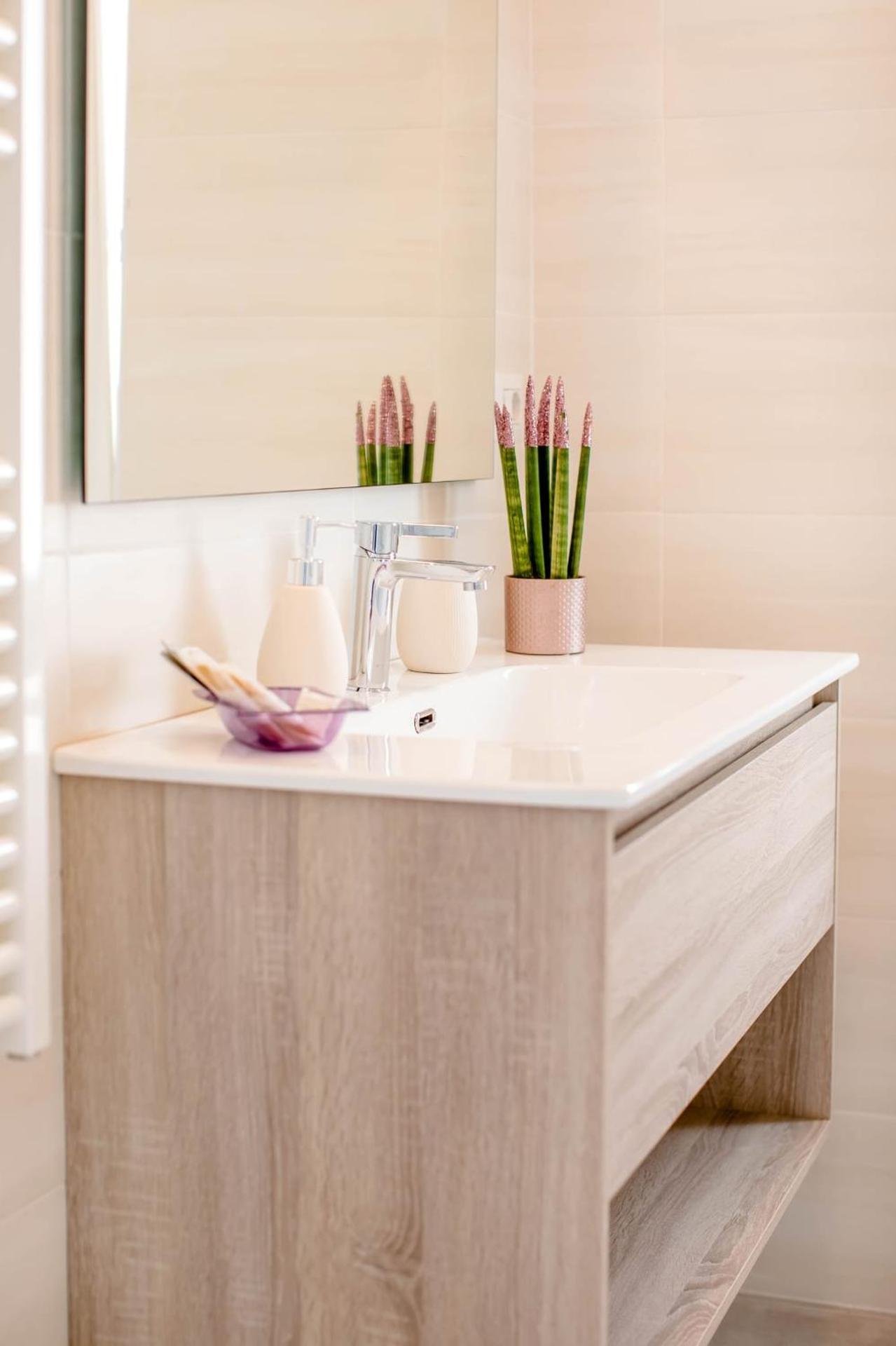 Deluxe Double Room with Balcony and Sea View