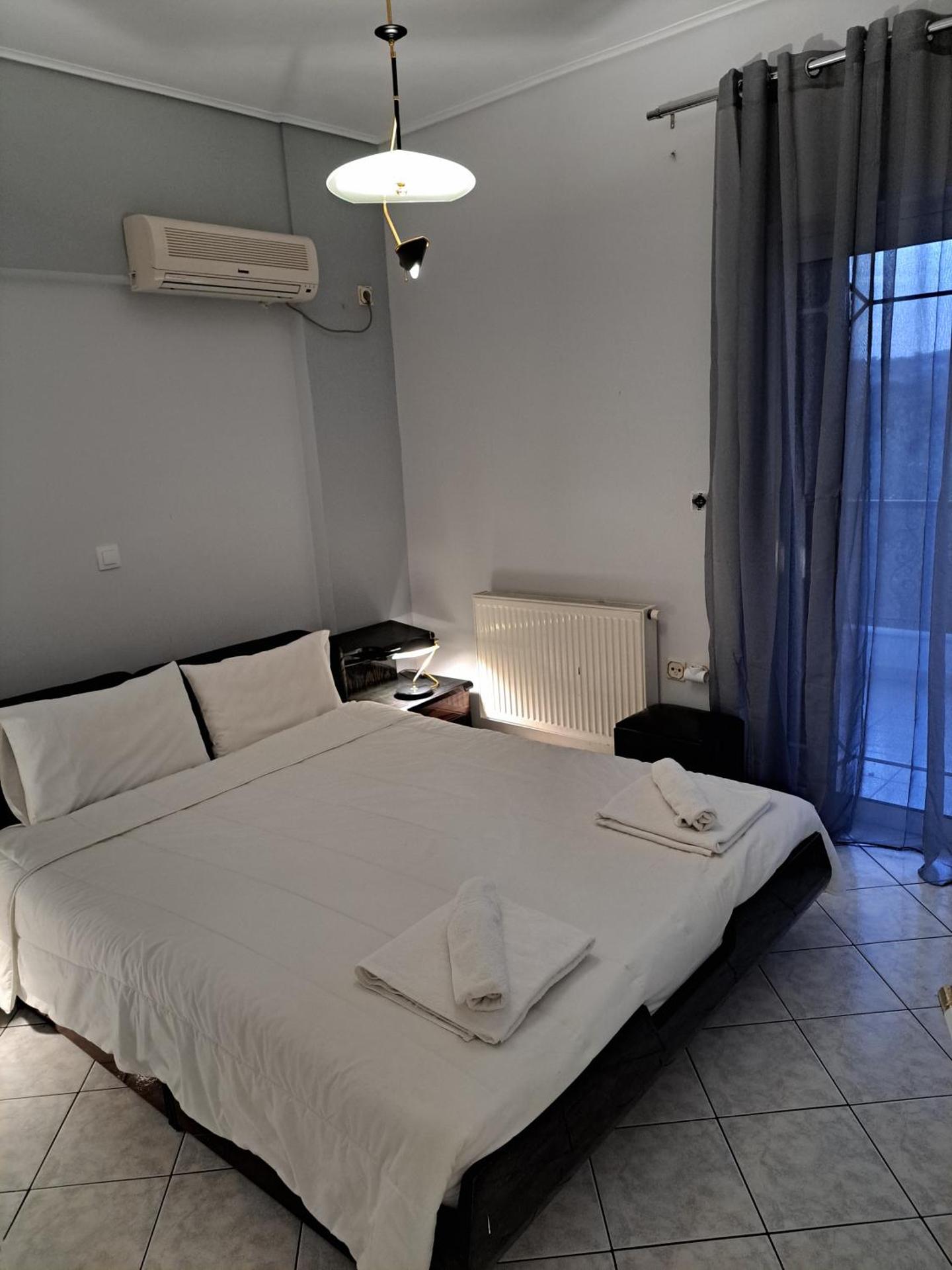 Apartment with Mountain View