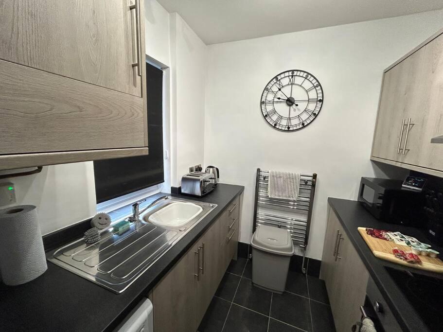 3 Bedroom Home From Home, Crewe