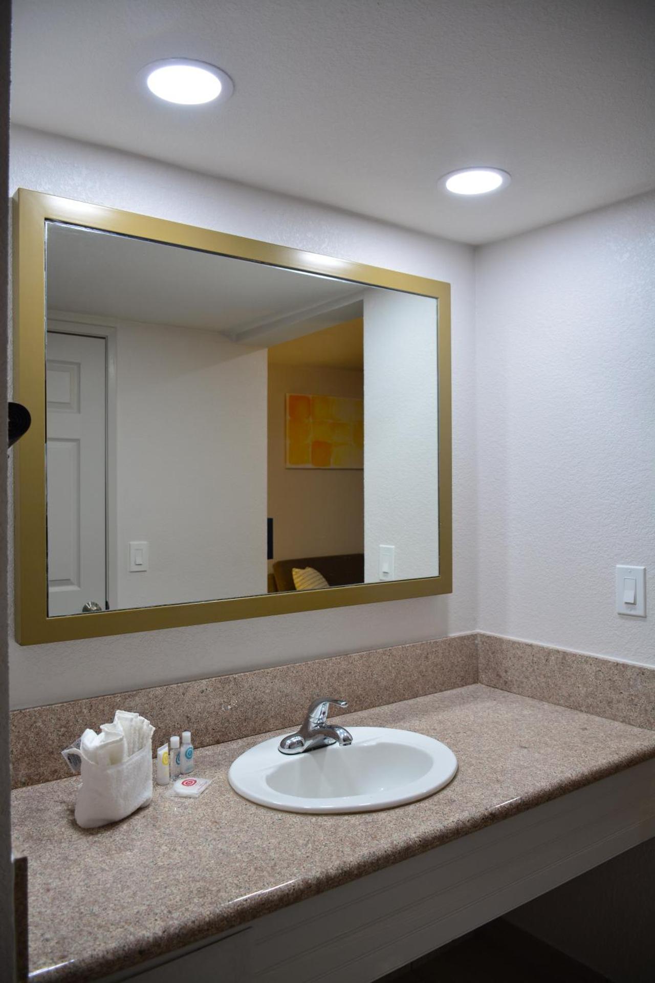 Standard Room, 2 Queen Beds, Non Smoking