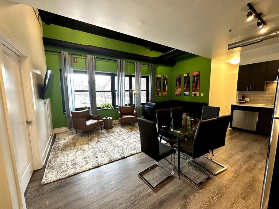 Communal lounge/ TV room