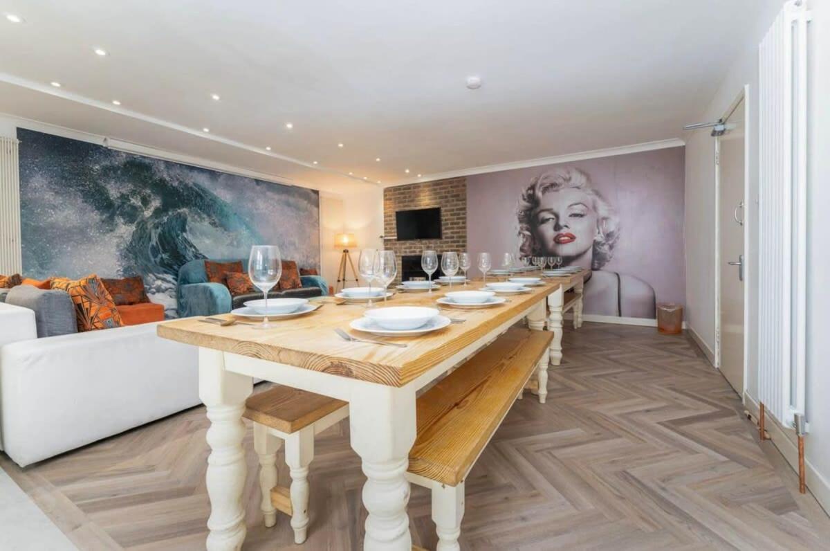 Host & Stay - The Old Coach House on Margaret Street