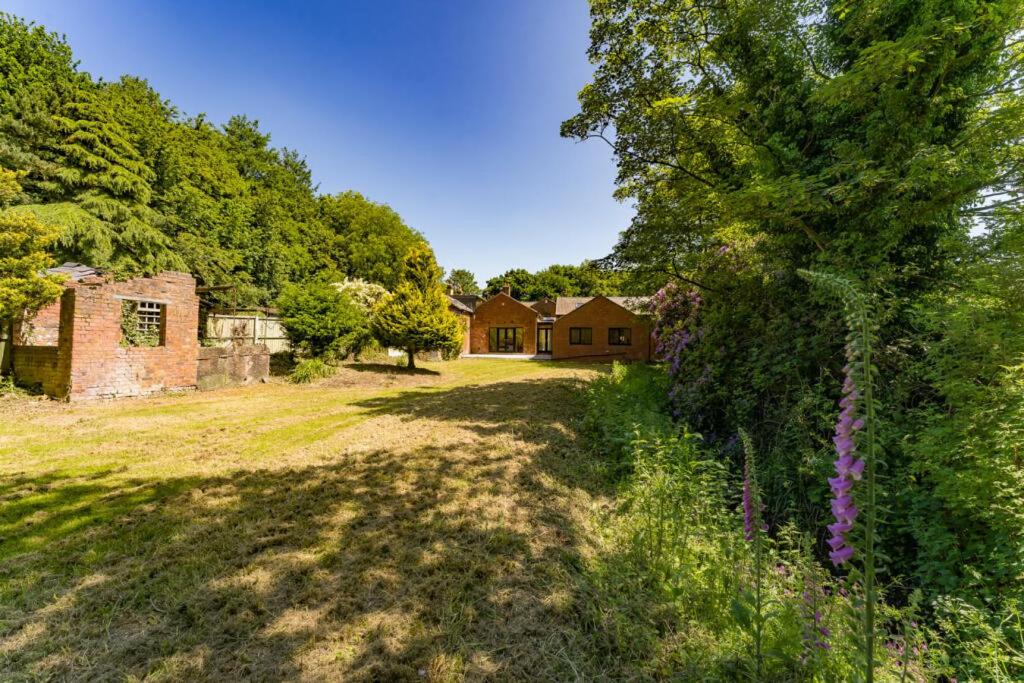 Modern 5BR Victorian Home in Liverpool
