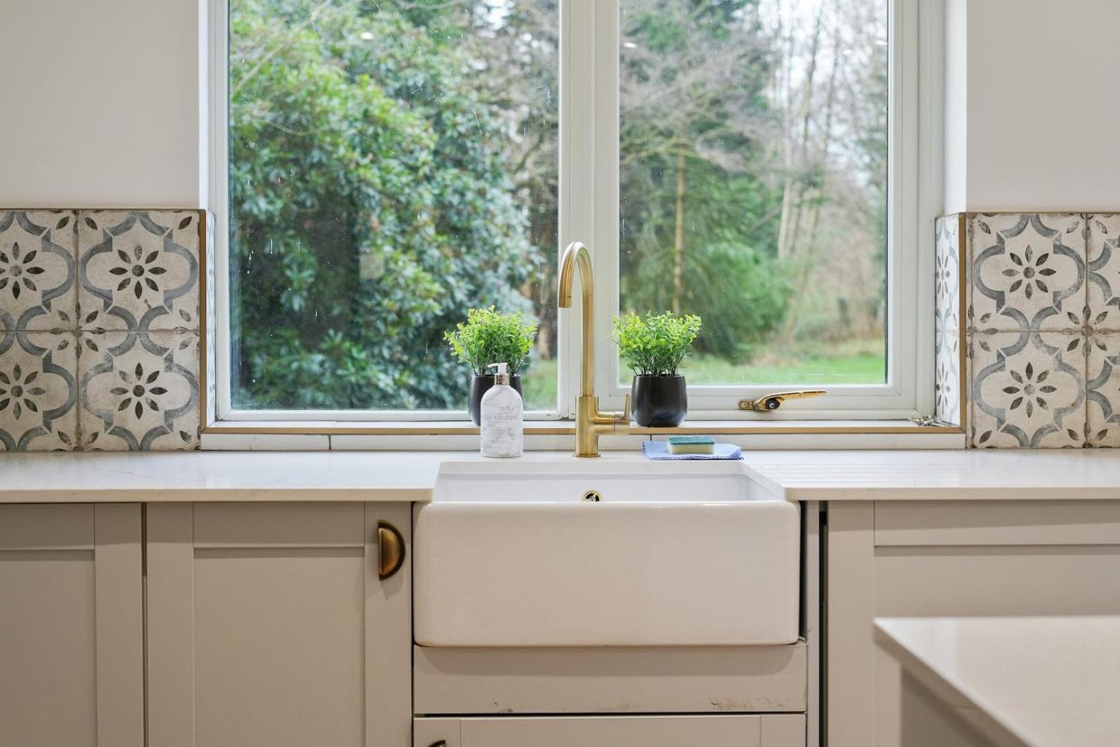 Modern 5BR Victorian Home in Liverpool