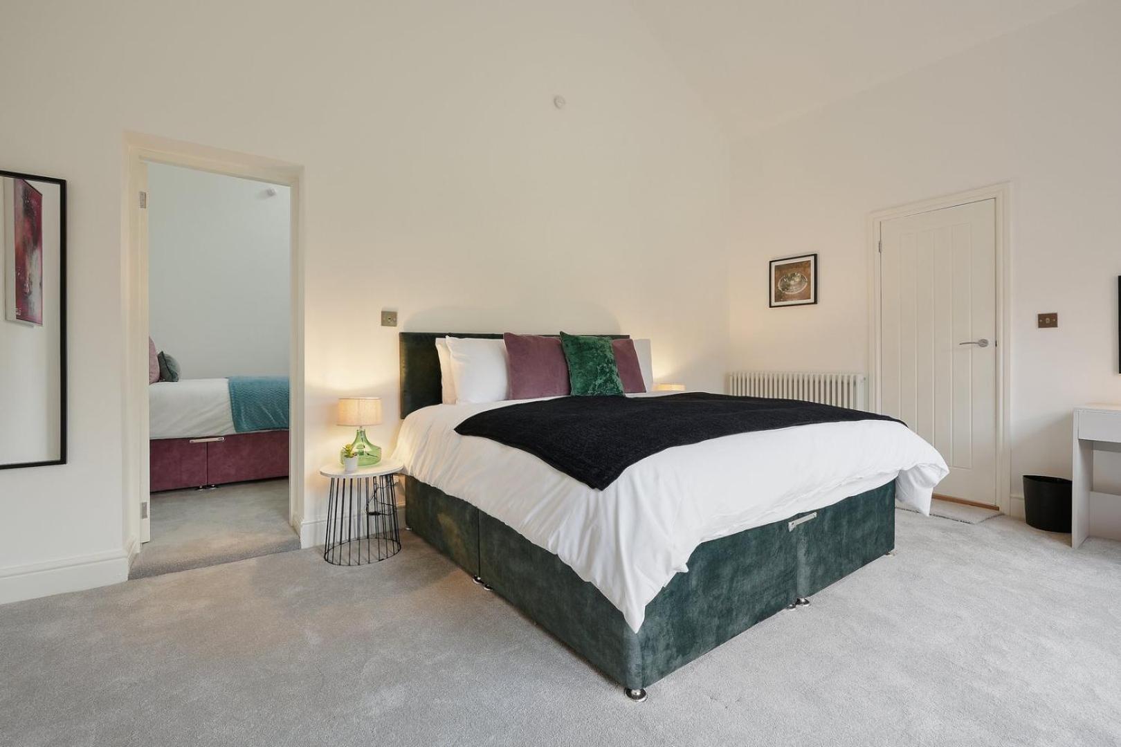 Modern 5BR Victorian Home in Liverpool